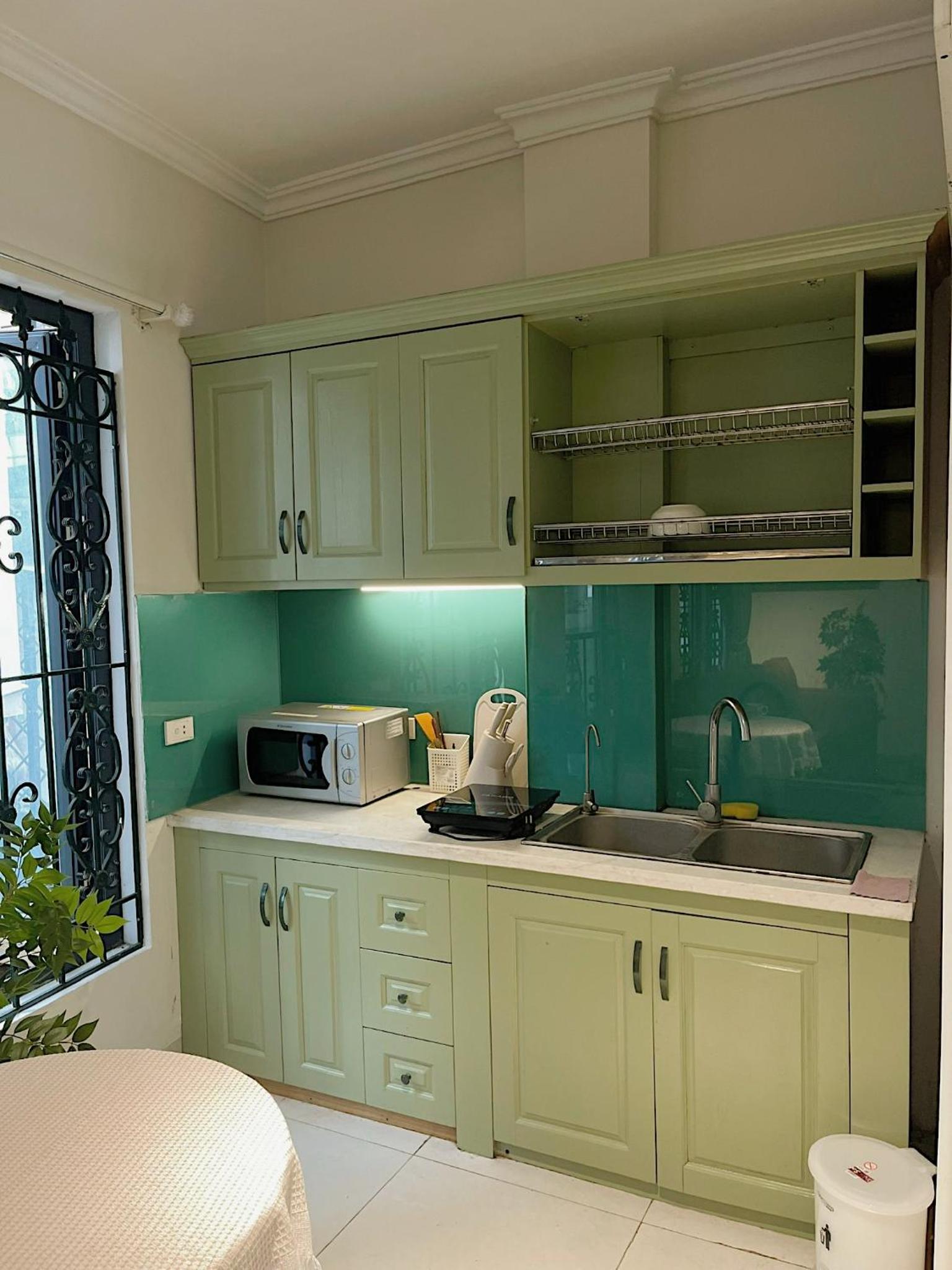 Migo Housing - Lift Access - Hanoi Beer Street - Central and Spacious - Ensuite Kitchen - Ensuite Bathroom