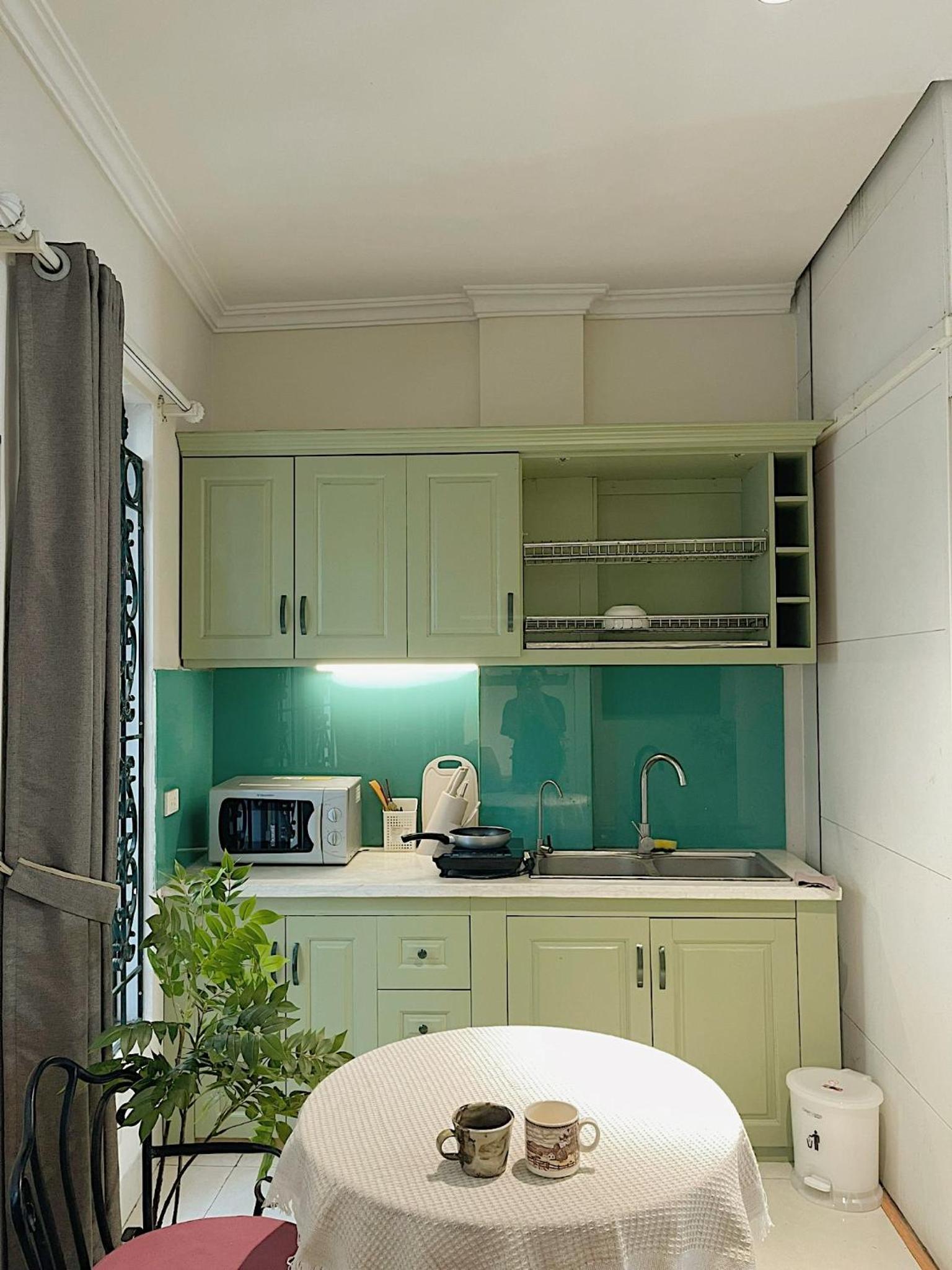 Migo Housing - Lift Access - Hanoi Beer Street - Central and Spacious - Ensuite Kitchen - Ensuite Bathroom