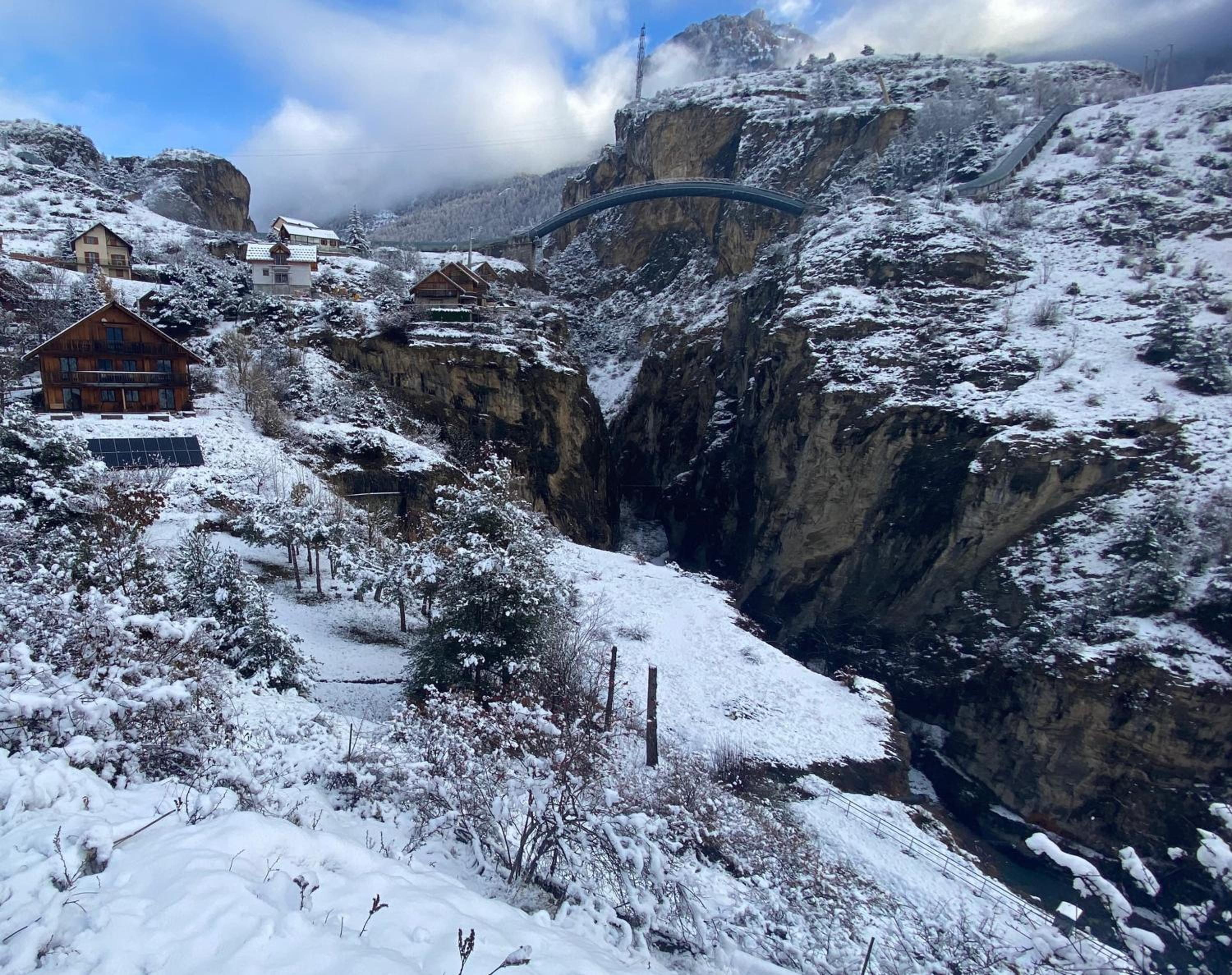 Chalet Inukshuk Vue panoramique Gorges de la Durance Parc des Écrins