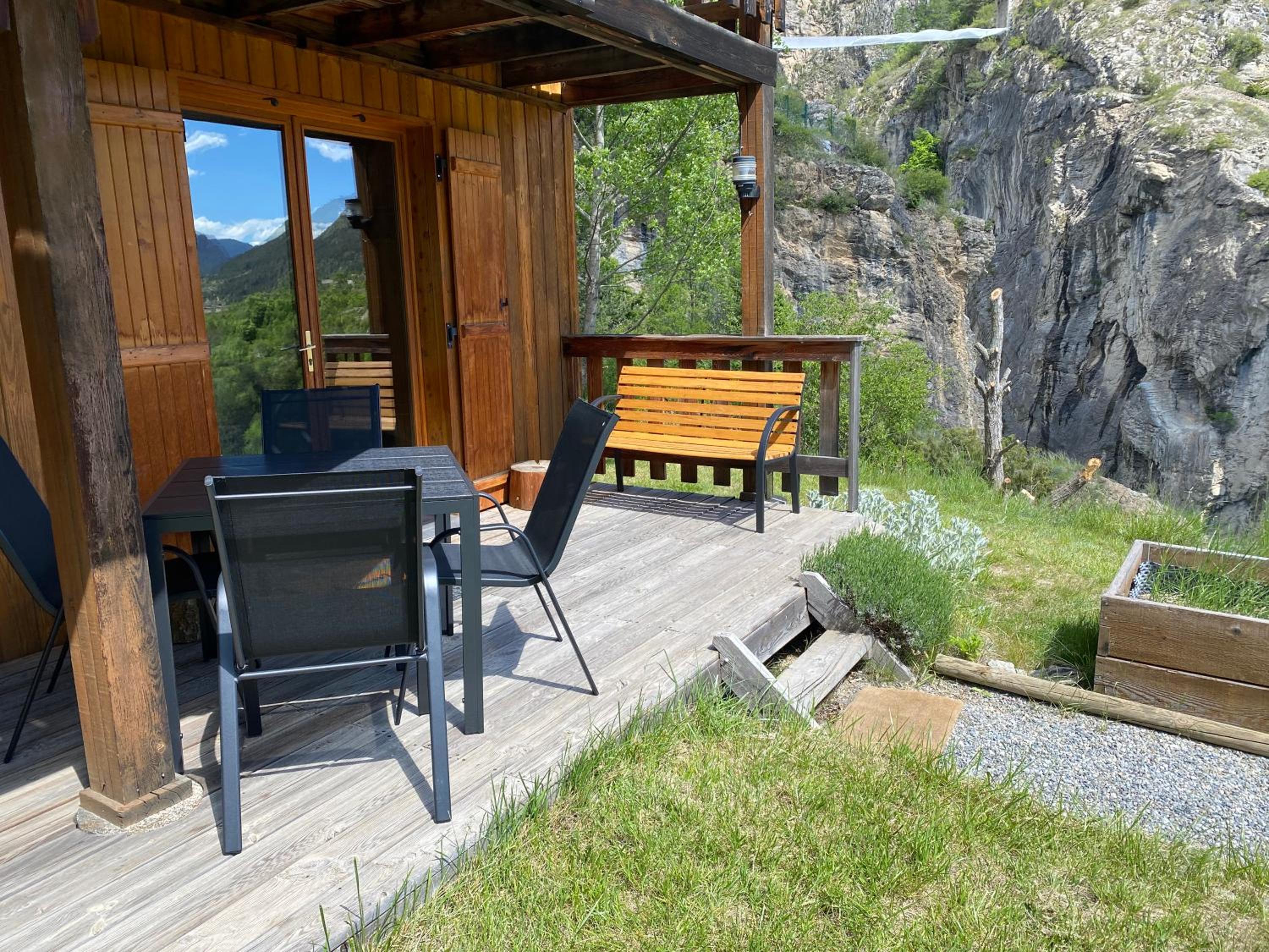 Chalet Inukshuk Vue panoramique Gorges de la Durance Parc des Écrins