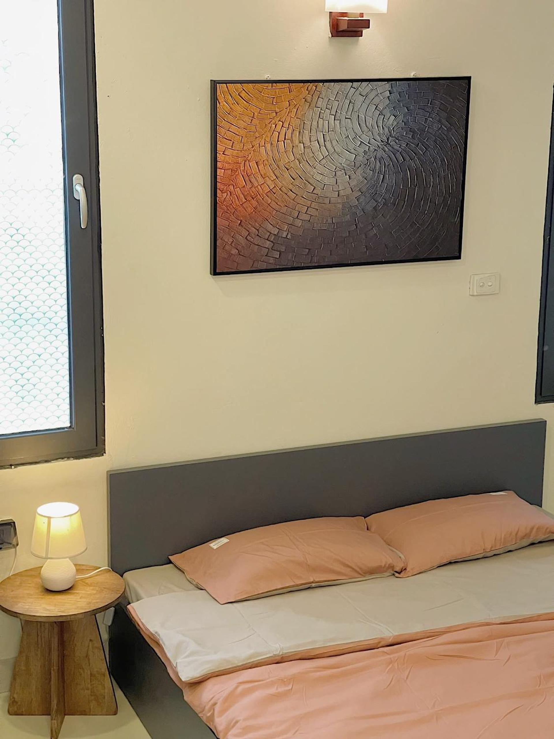 Migo Housing - Lift Access - Hanoi Beer Street - Central and Spacious - Ensuite Kitchen - Ensuite Bathroom