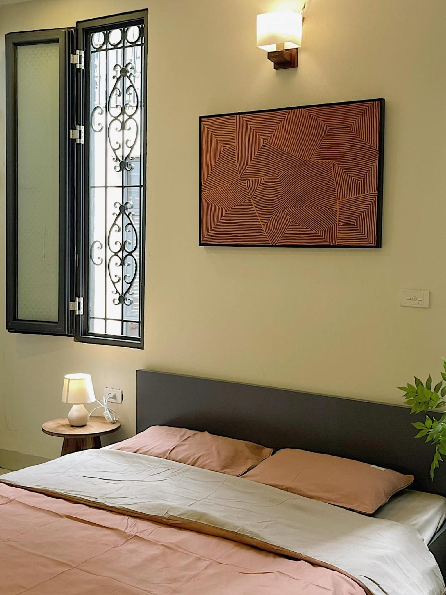 Migo Housing - Lift Access - Hanoi Beer Street - Central and Spacious - Ensuite Kitchen - Ensuite Bathroom