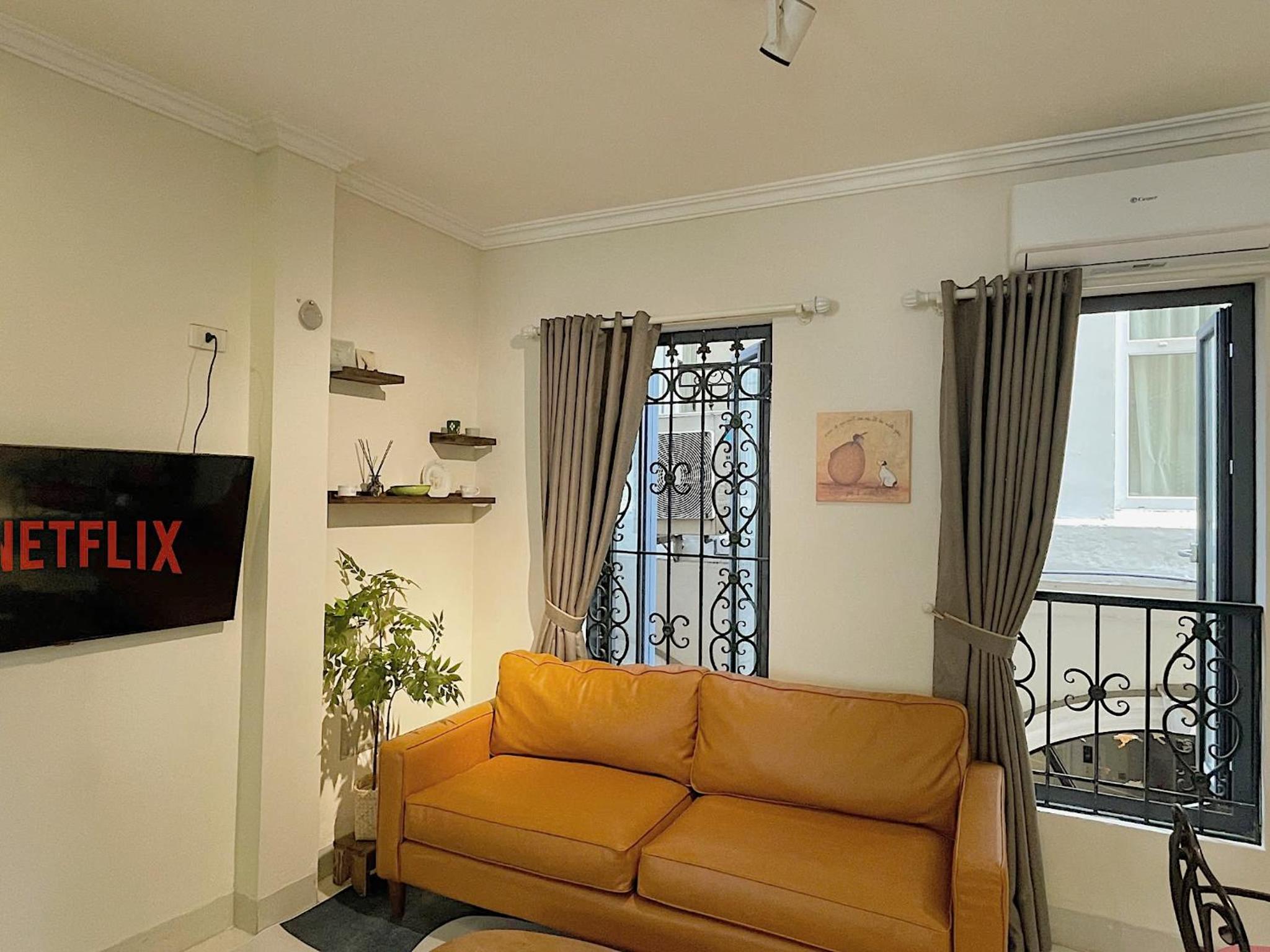 Migo Housing - Lift Access - Hanoi Beer Street - Central and Spacious - Ensuite Kitchen - Ensuite Bathroom