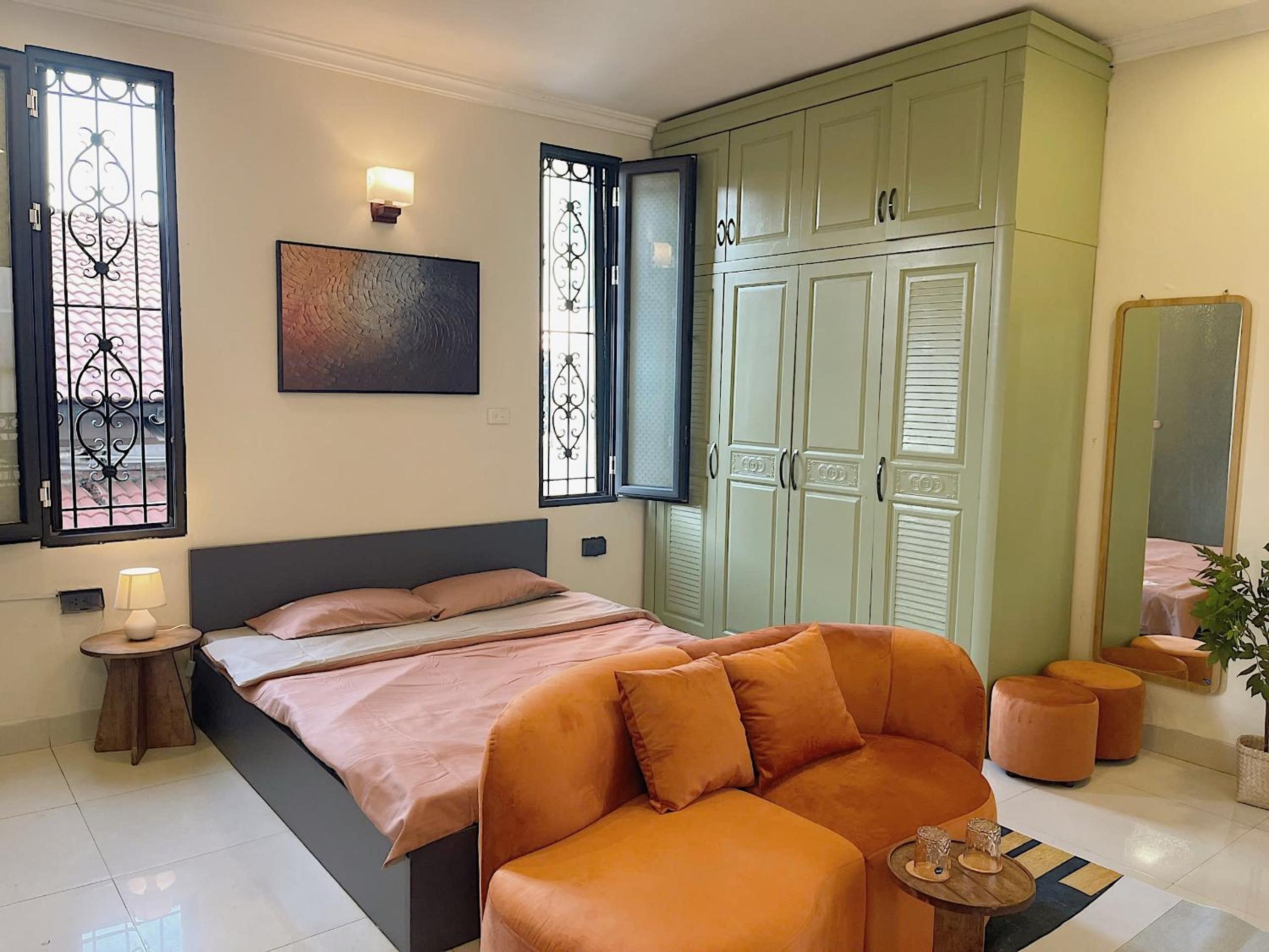 Migo Housing - Lift Access - Hanoi Beer Street - Central and Spacious - Ensuite Kitchen - Ensuite Bathroom