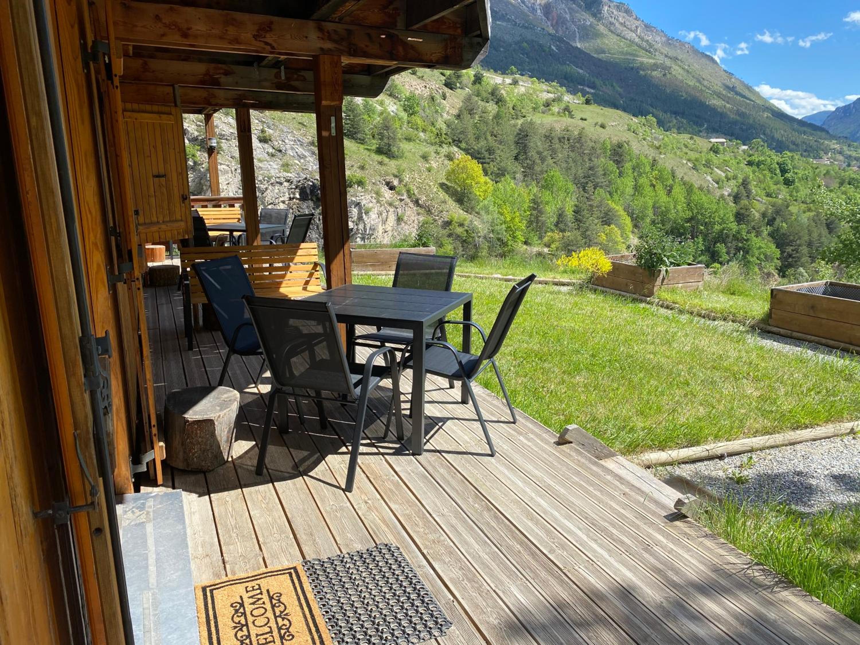 Chalet Inukshuk Vue panoramique Gorges de la Durance Parc des Écrins