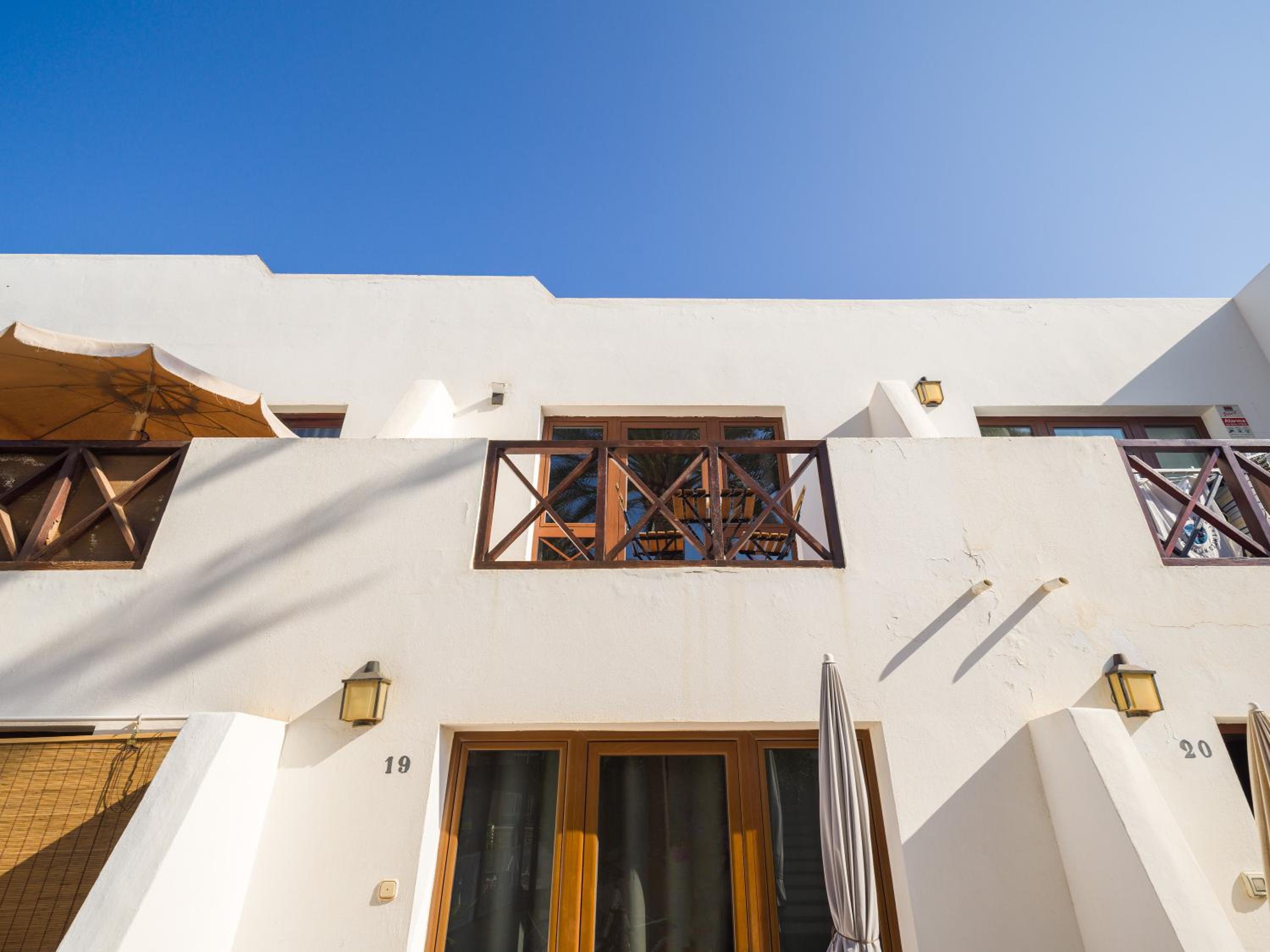 INEIKA in Corralejo - Balcony & Poolside view 5