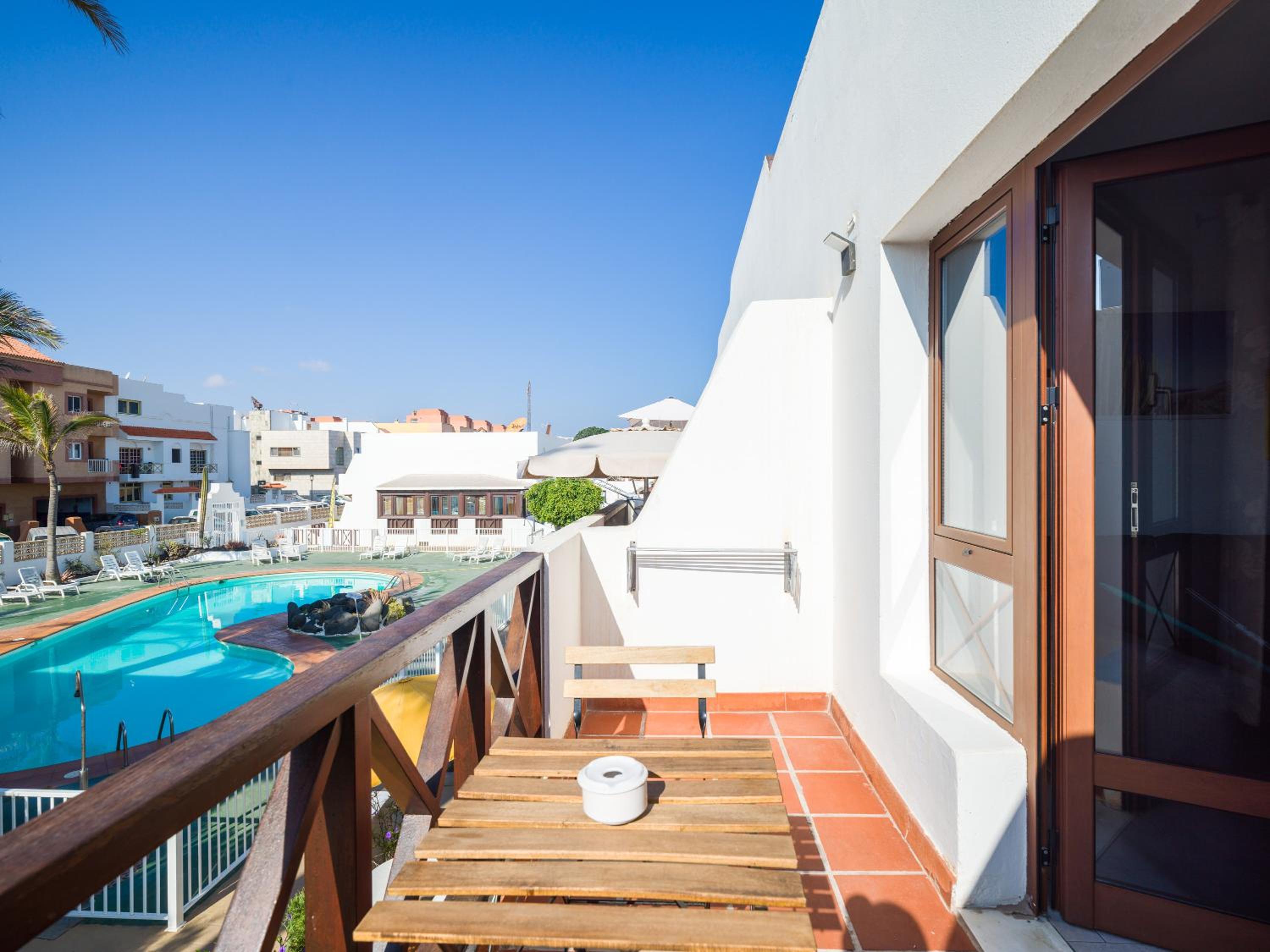 INEIKA in Corralejo - Balcony & Poolside view 3