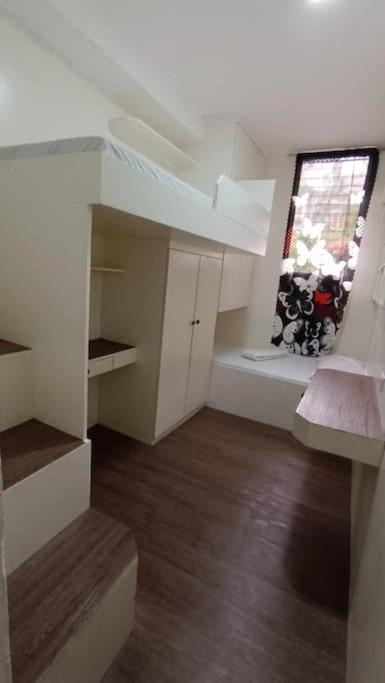 Ritchie Unit #2 Walk to Burnham park and Sessions Road view 2