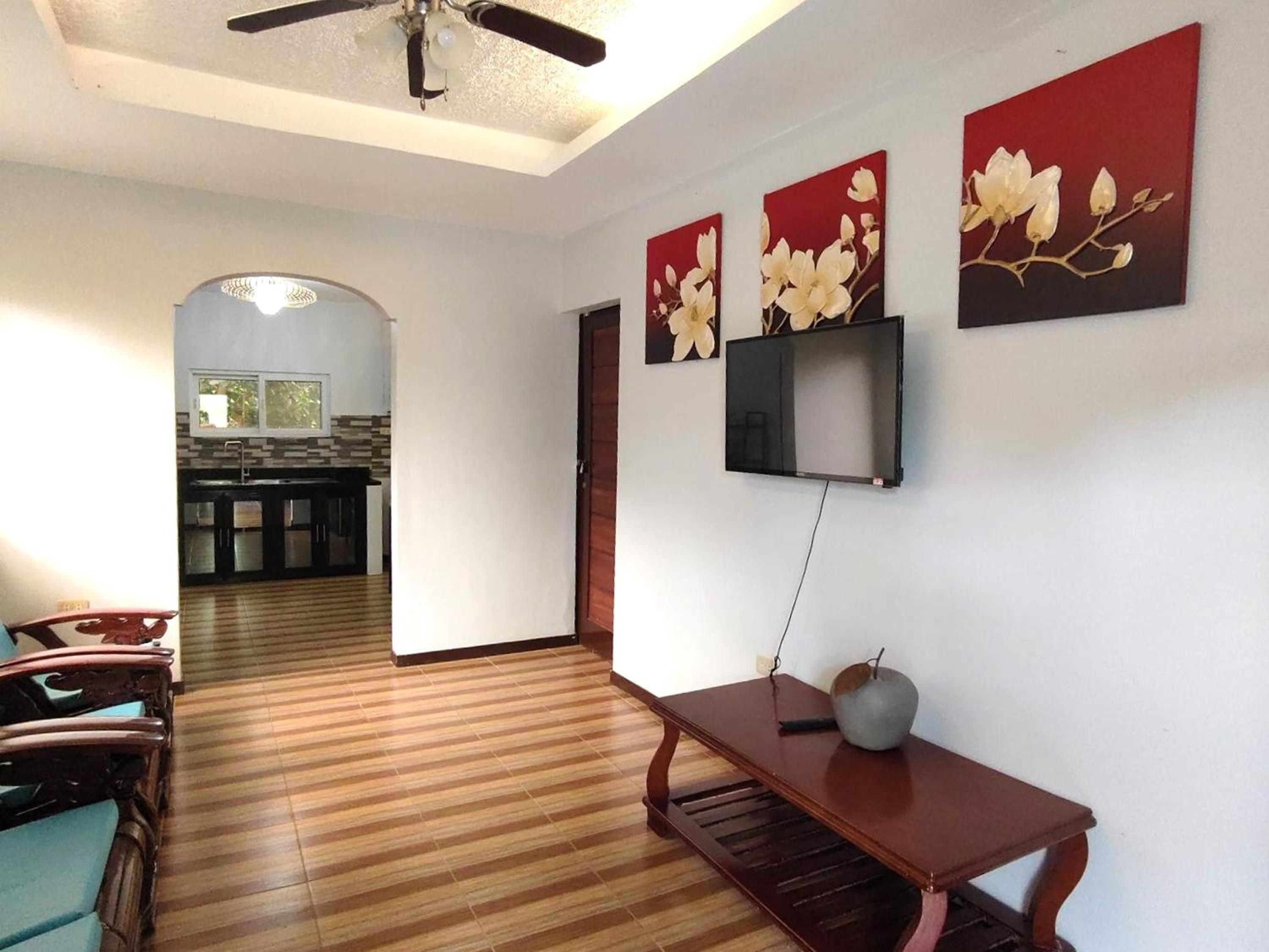 Apong Martina's Guest House La Union view 4