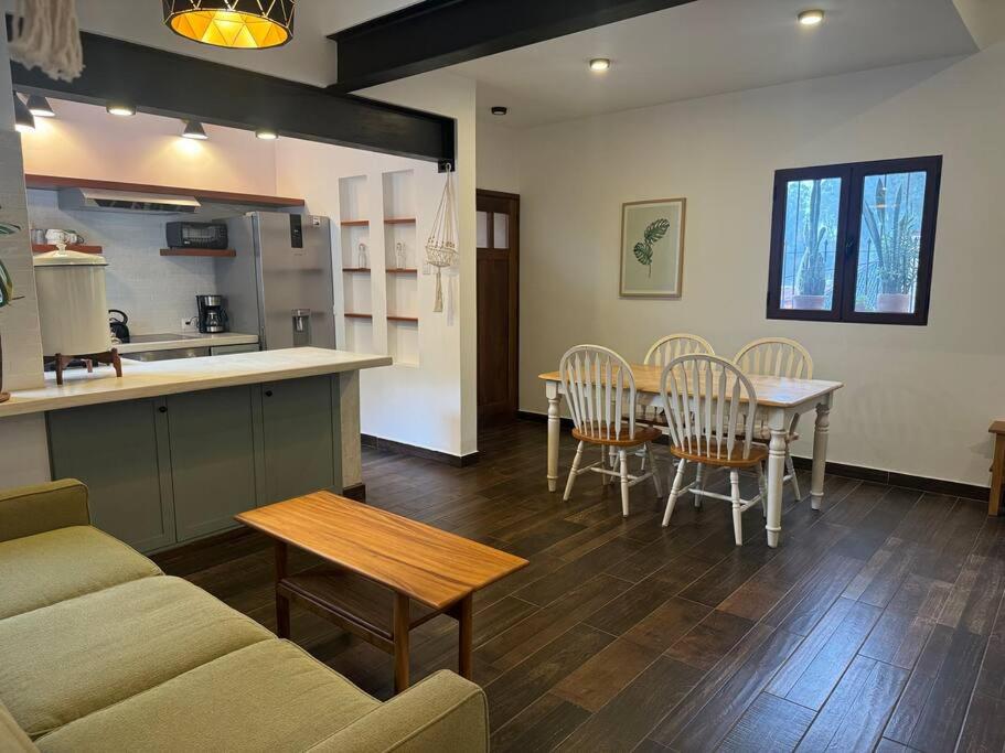 Chic two bedroom apartment in Antigua view 3