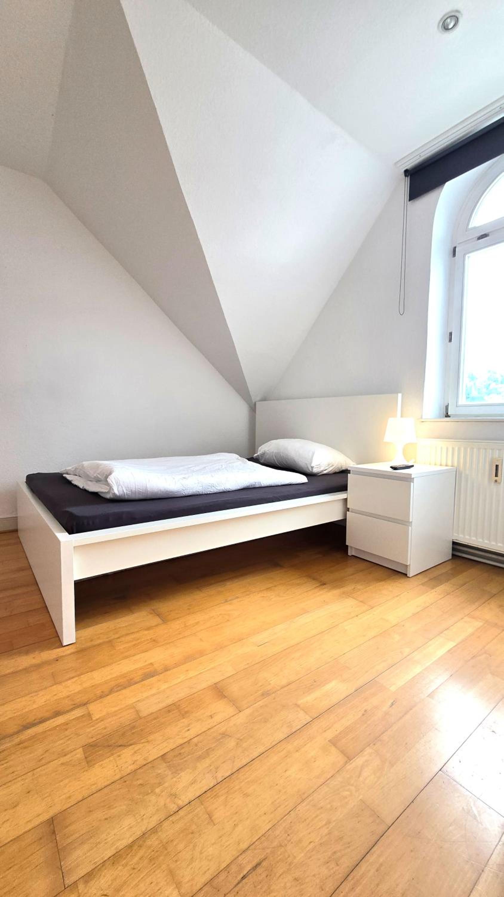 Großzügige Altbauwohnung mitten in der City