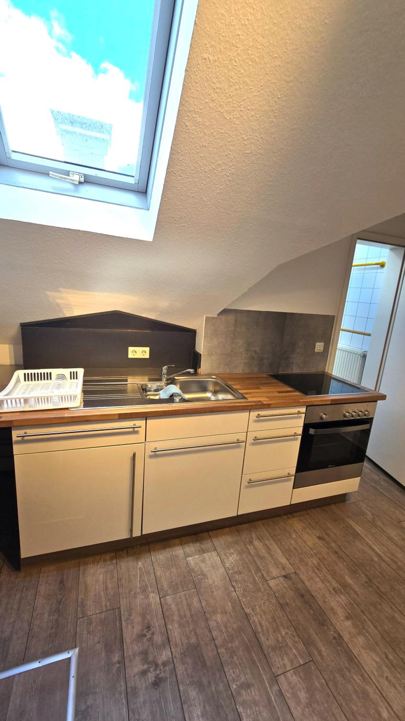 Großzügige Altbauwohnung mitten in der City
