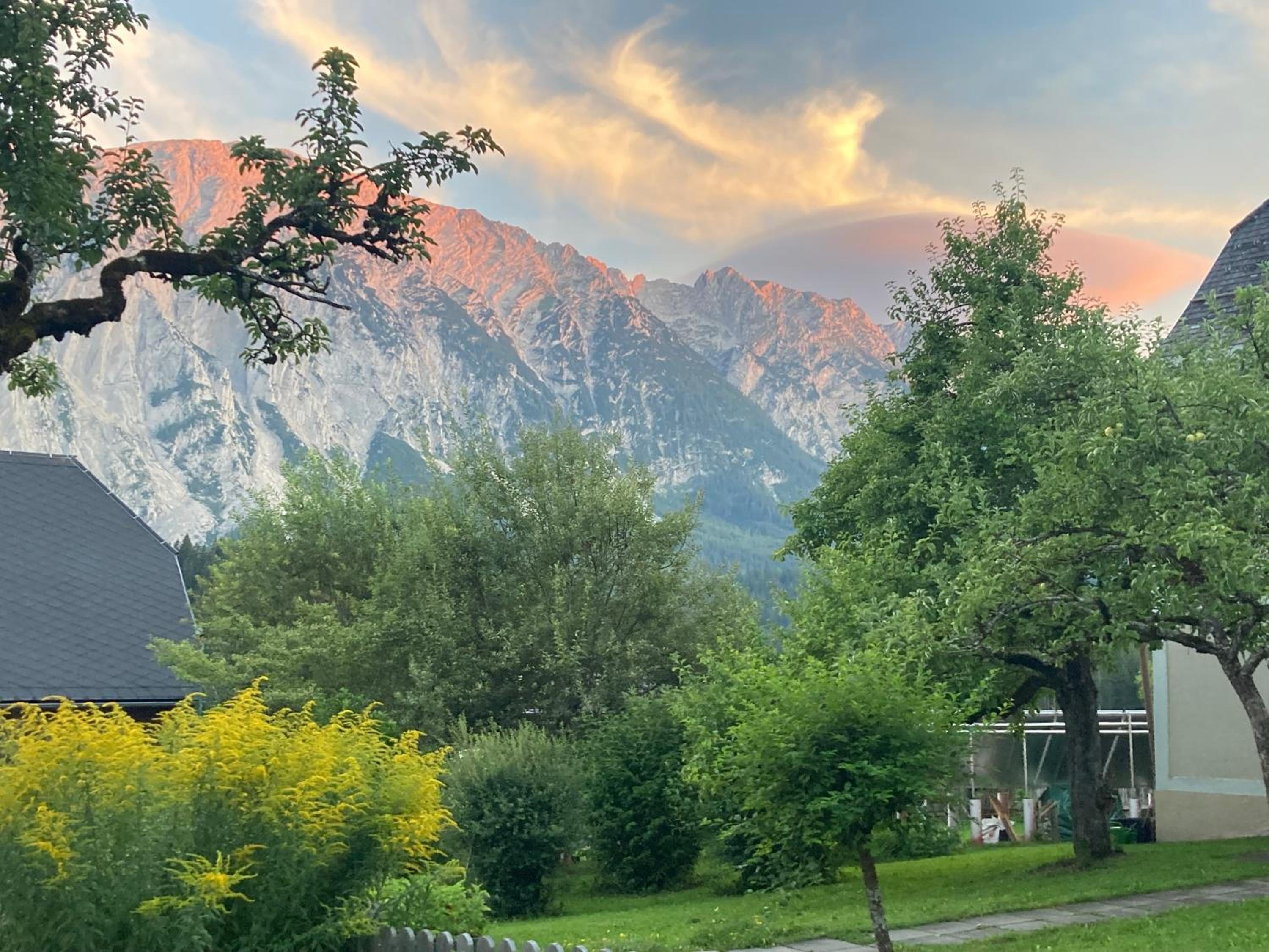 Mountain Suite A10 - by FiS