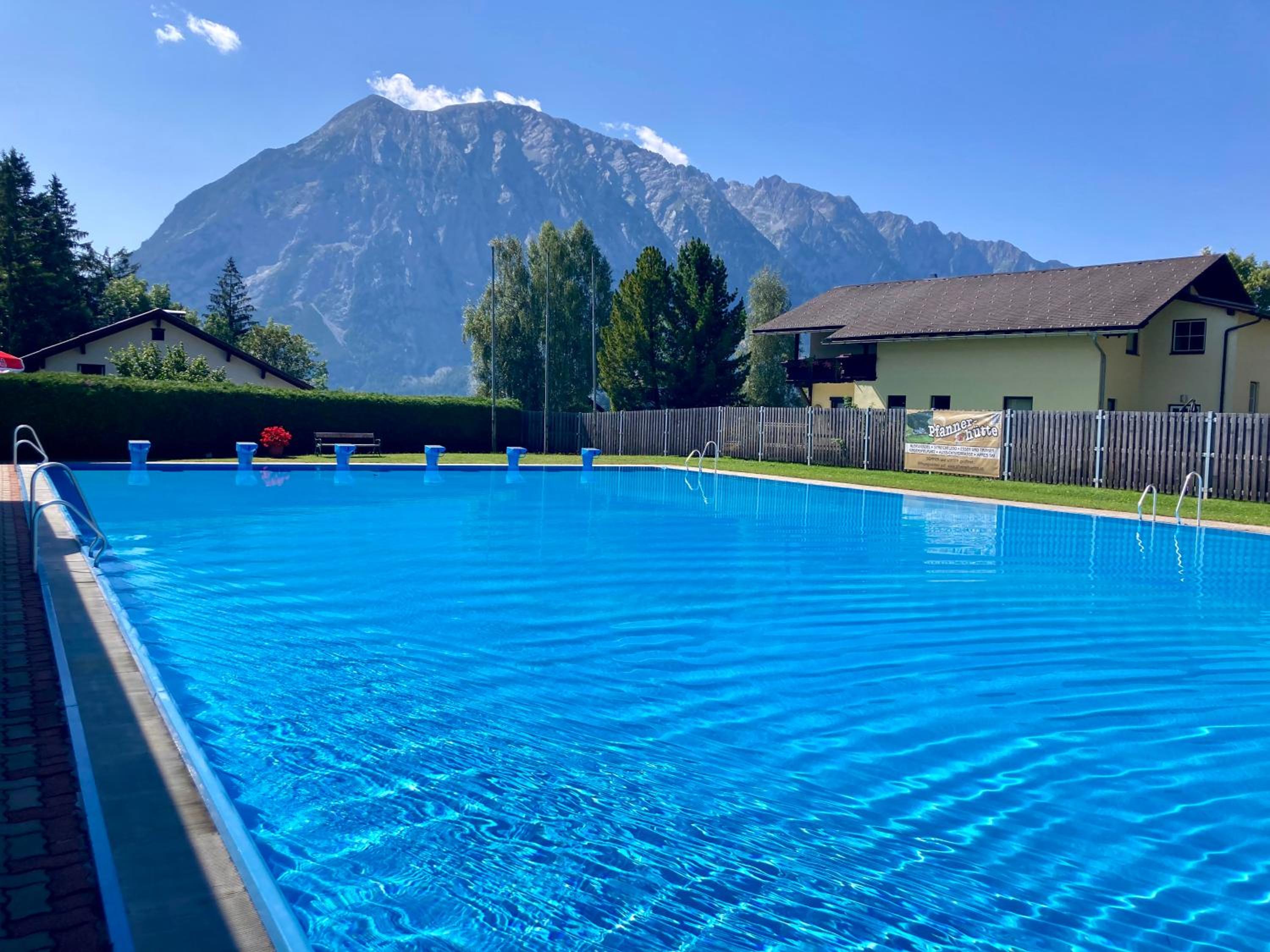 Mountain Suite A10 - by FiS