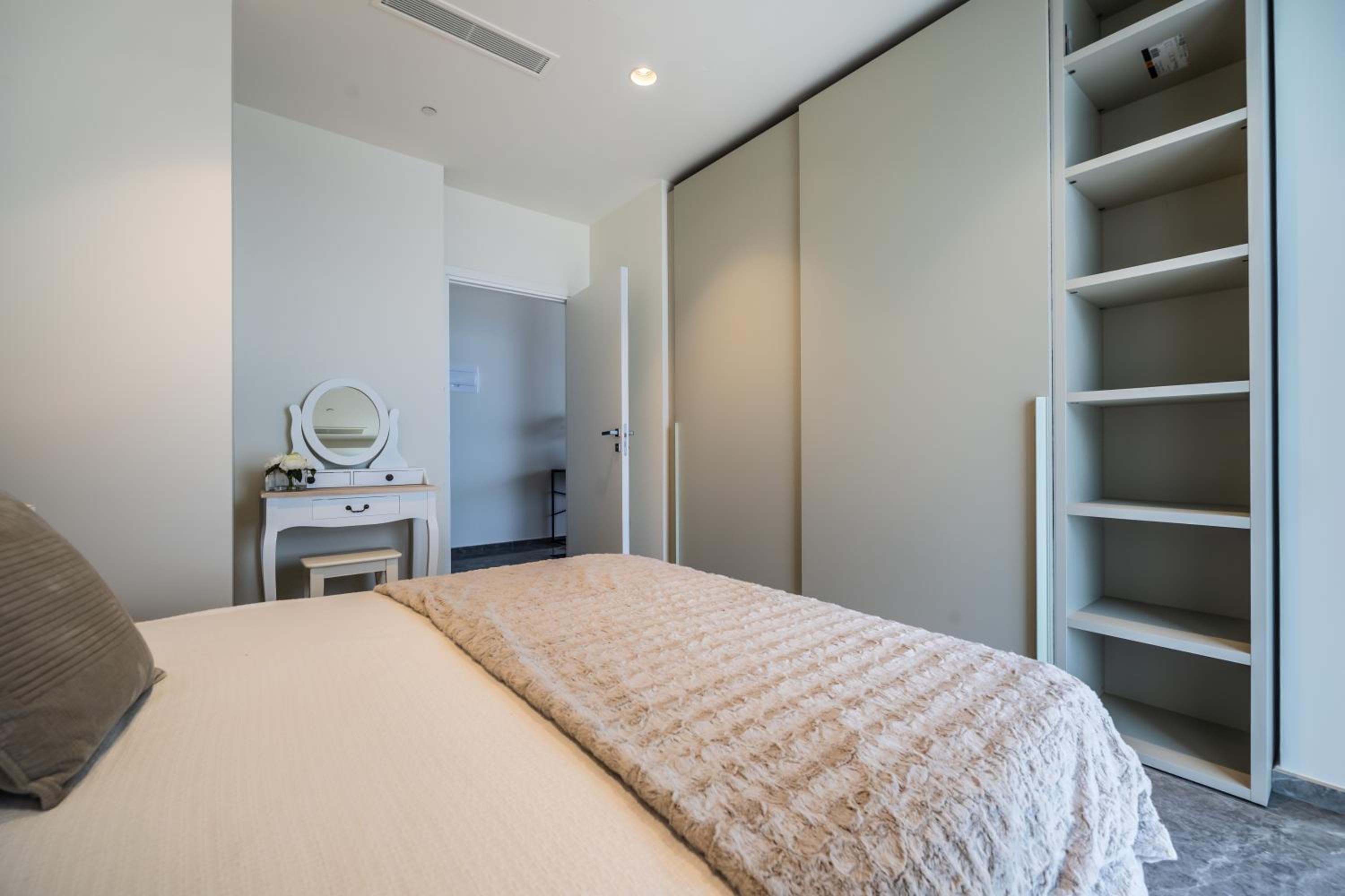 Apartment on Cloud Nine in Malta's Tallest Tower photo 2