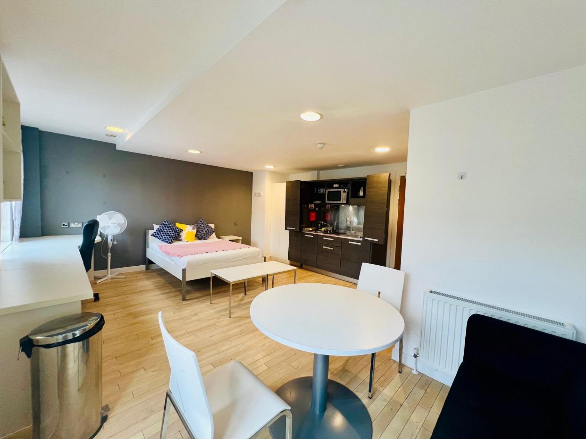 Stuhomes - Arundel House
