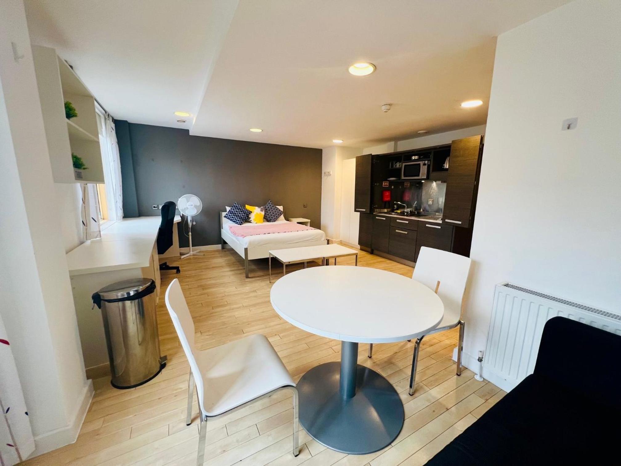 Stuhomes - Arundel House