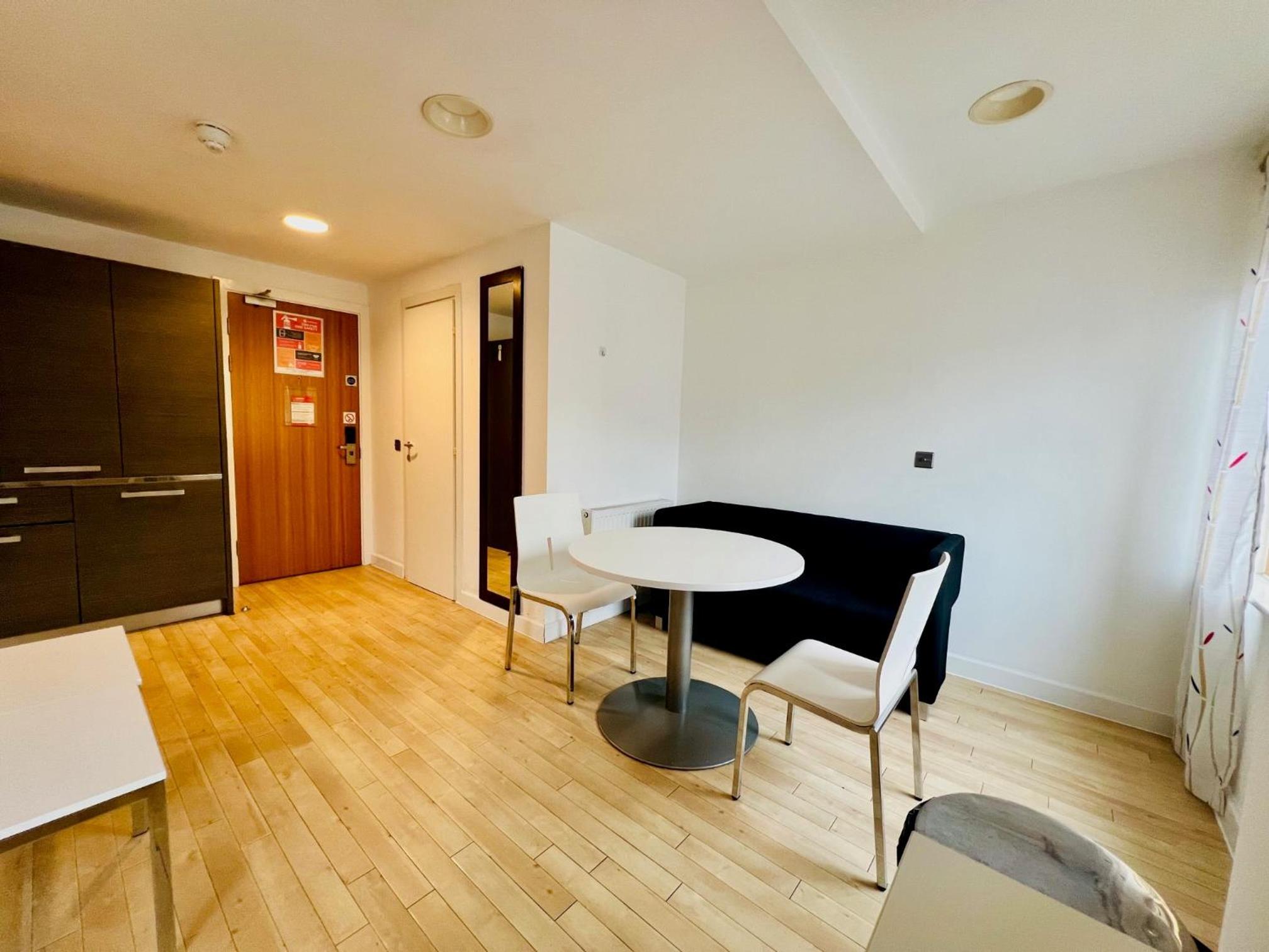 Stuhomes - Arundel House