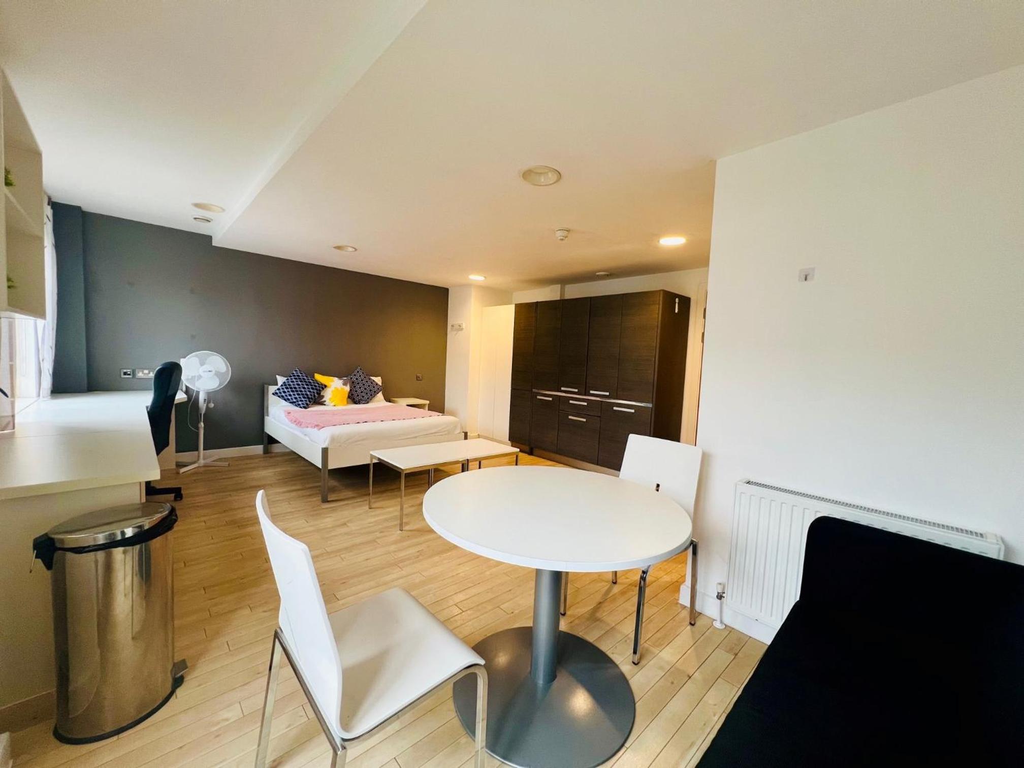 Stuhomes - Arundel House