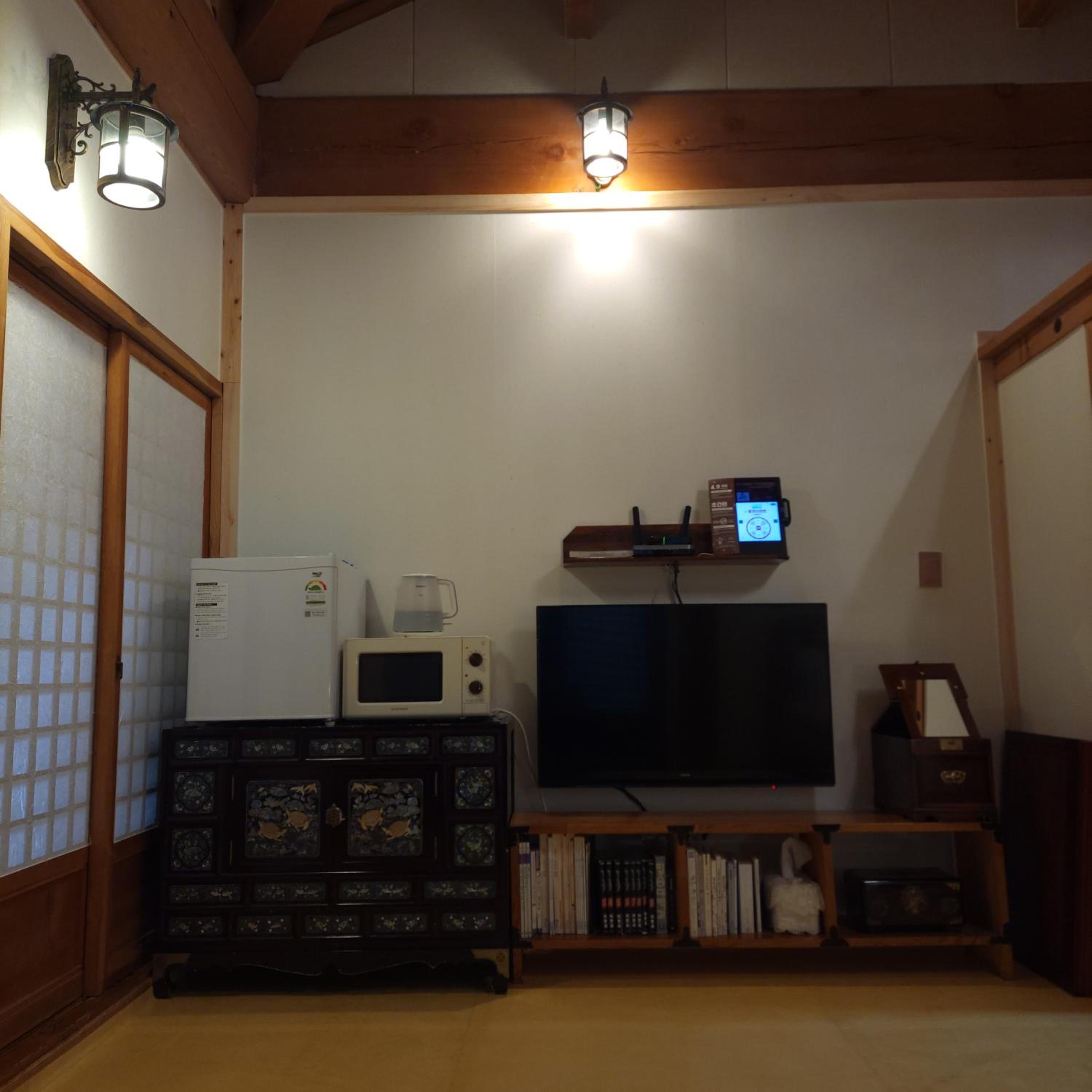 Hanok Hyeyum - Image 5