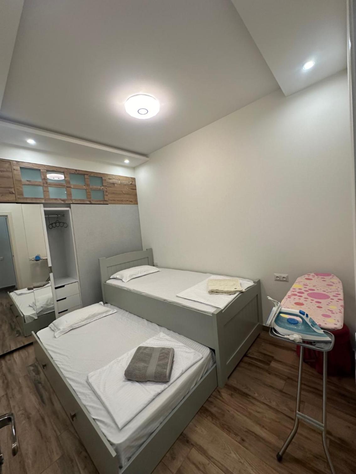 Luxury 2 bedroom apt with a balcony in the small center at Koghbatsi 16, New Building