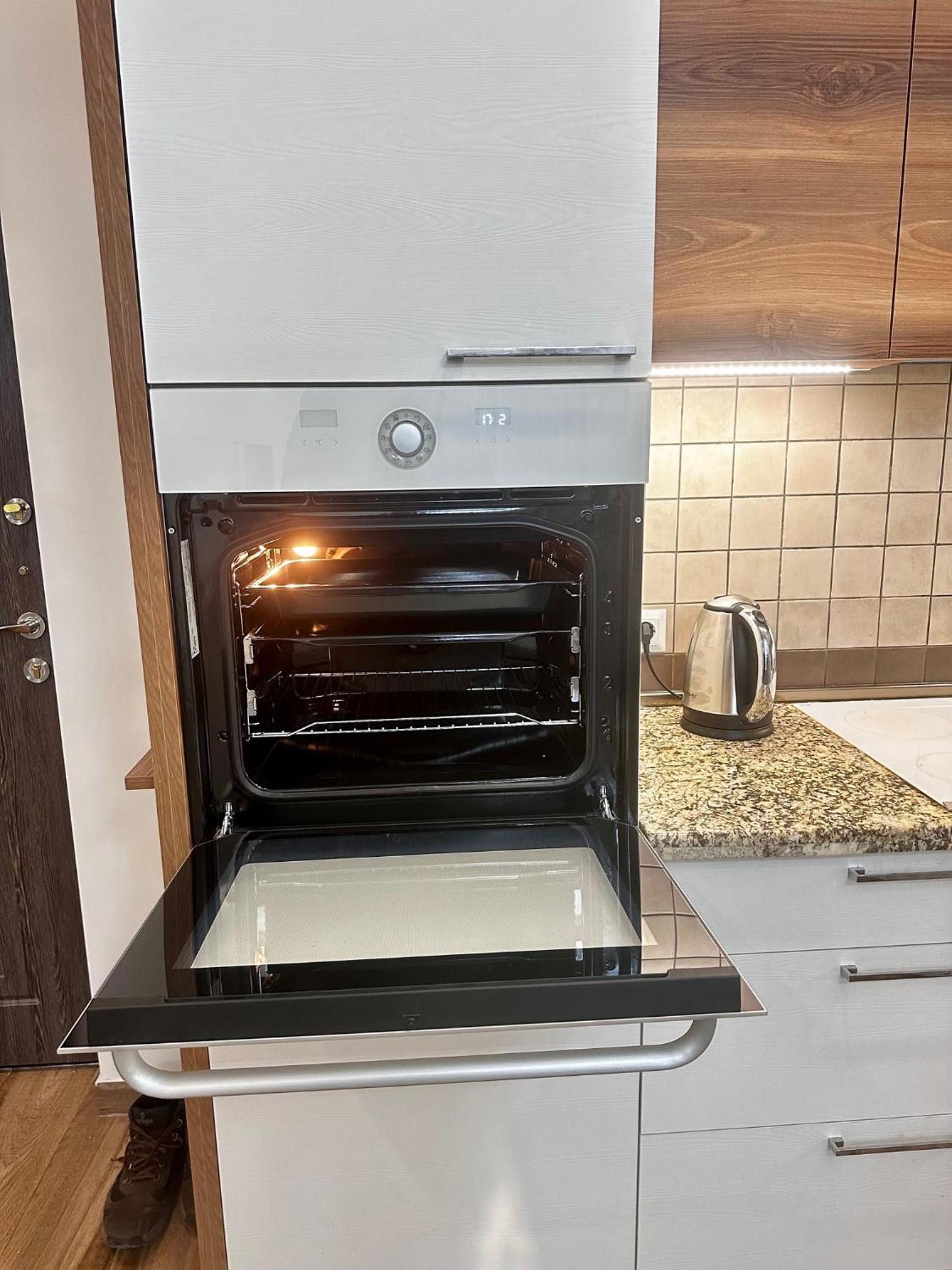 Luxury 2 bedroom apt with a balcony in the small center at Koghbatsi 16, New Building