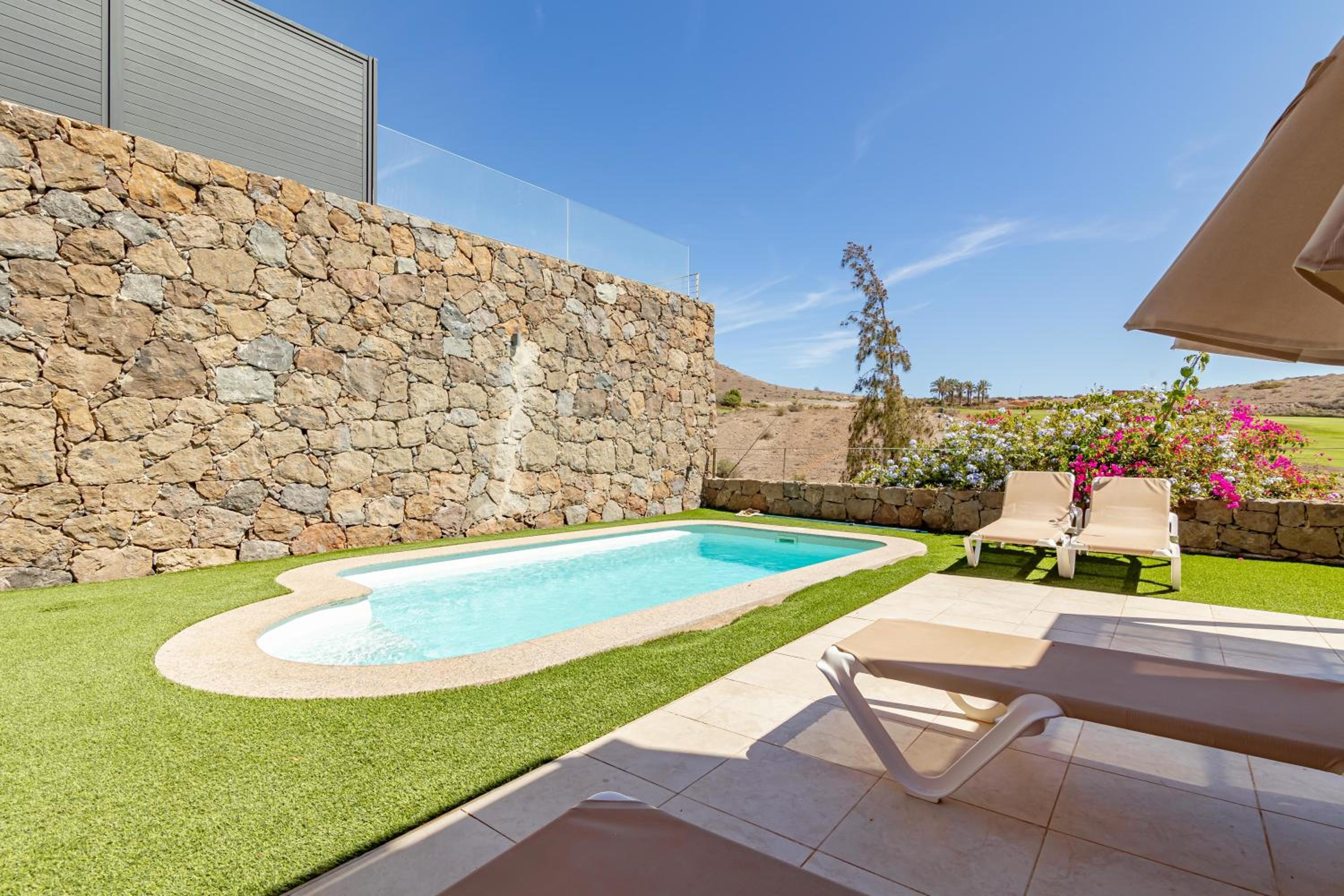 Villa Vista golf 24 by infinity Summer view 2