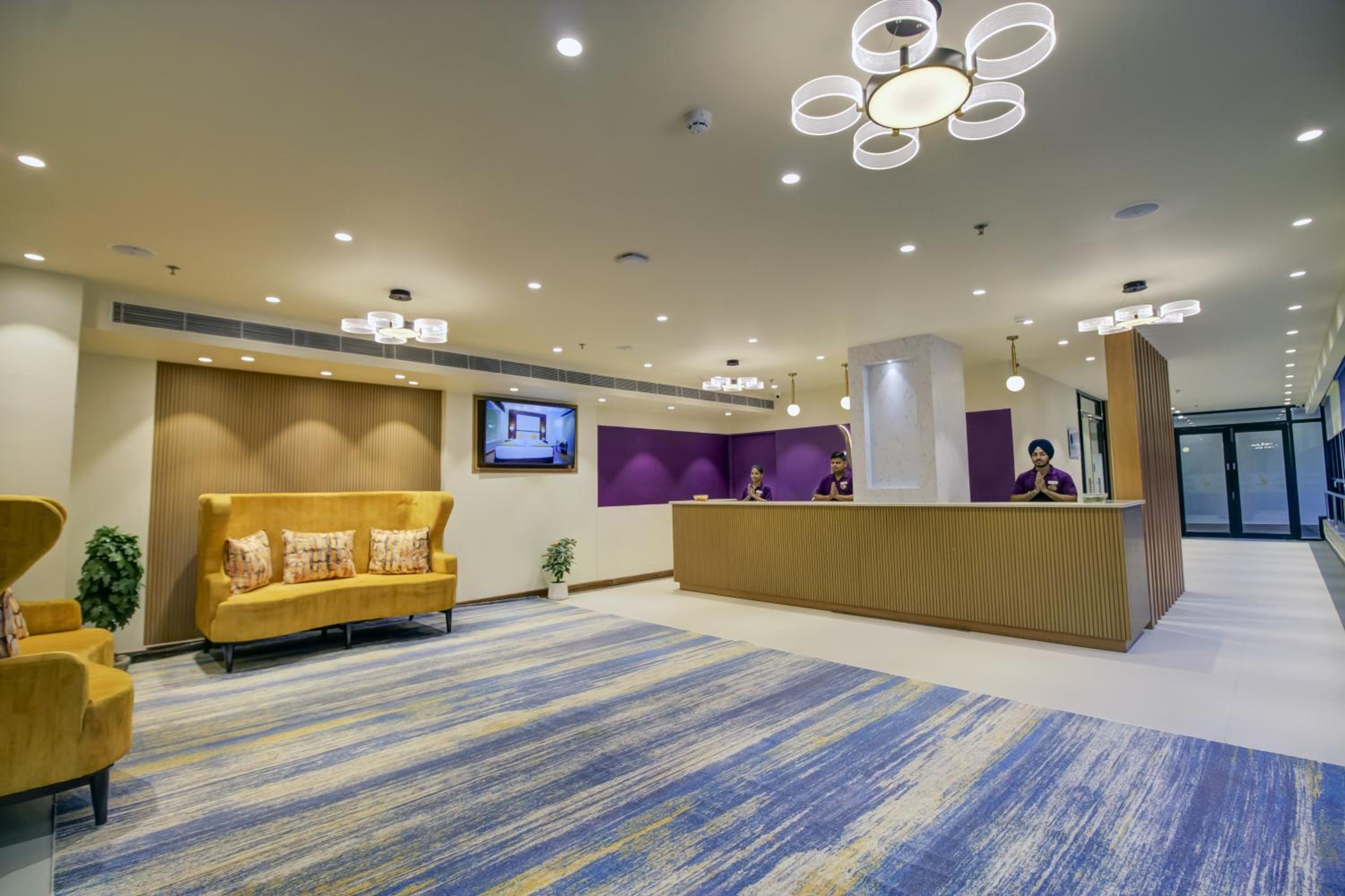 Lobby & Reception