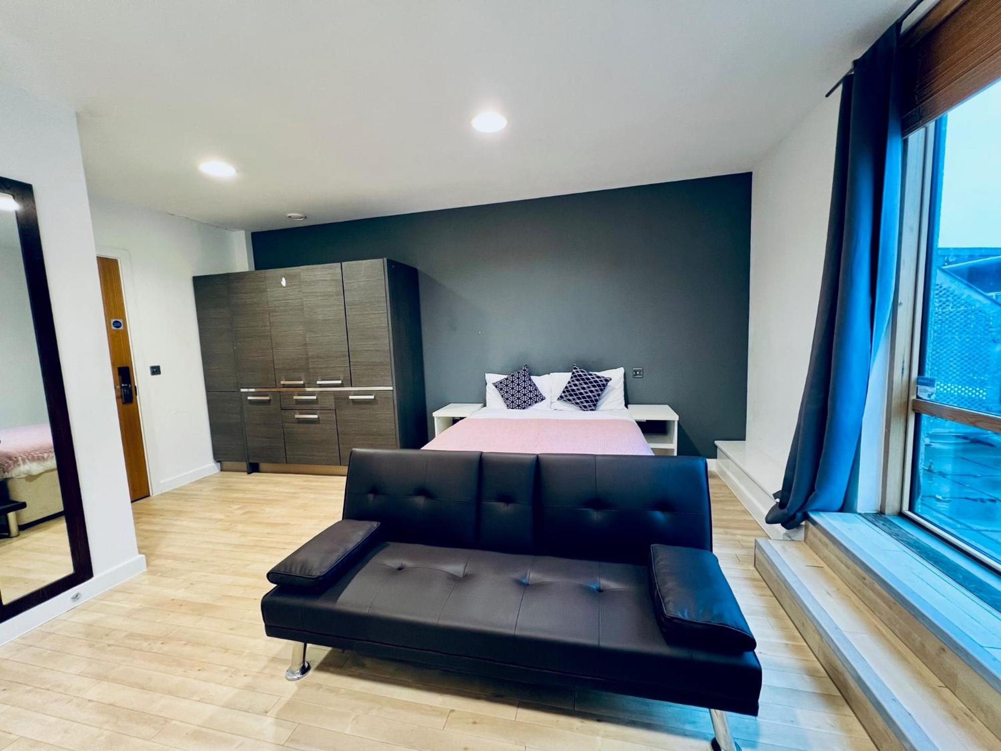 Stuhomes - Arundel House