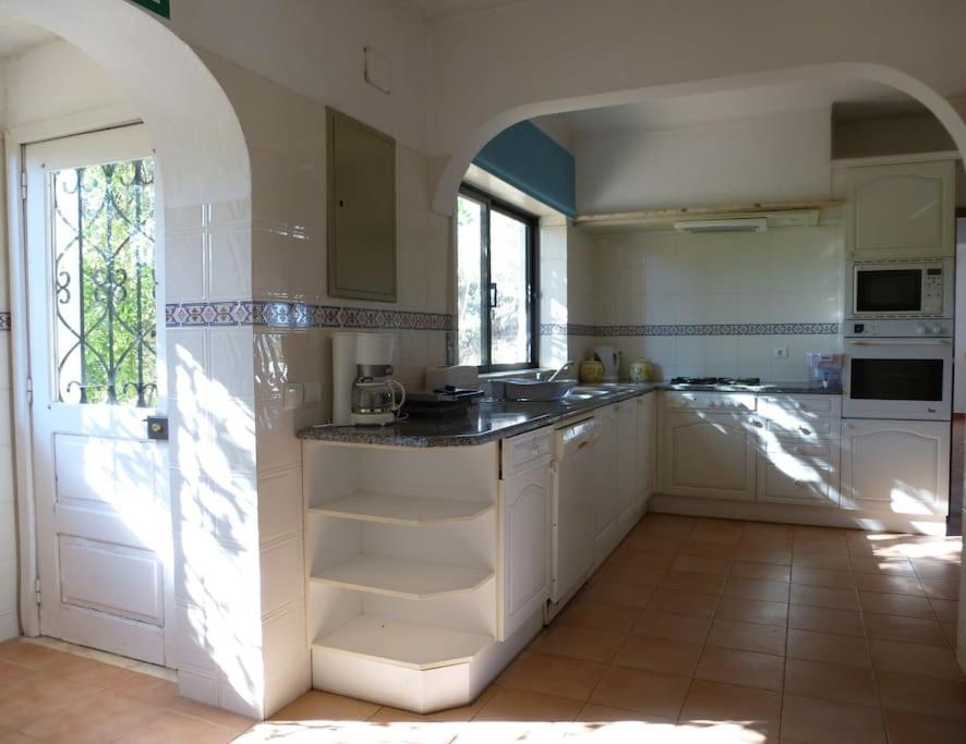 Casa Lorenzo sleeps 10, with private Tennis Court & Swimming Pool and 5 beds view 5