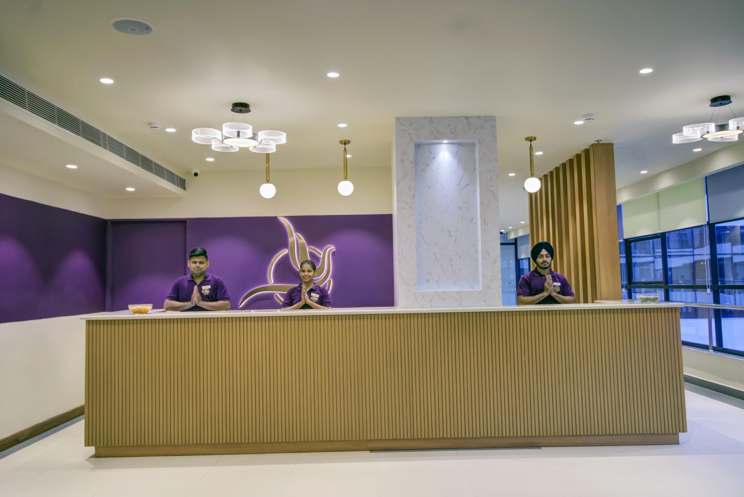 Lobby & Reception
