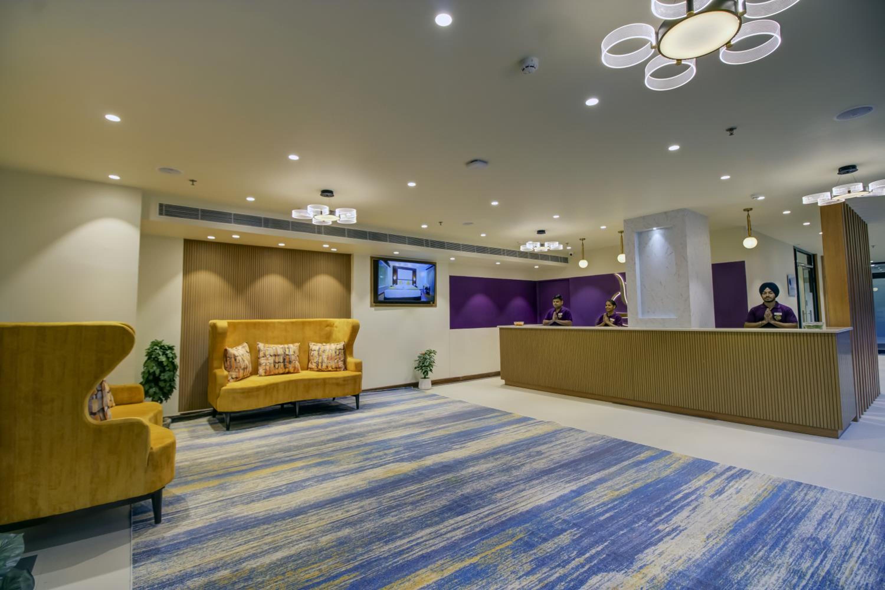 Lobby & Reception