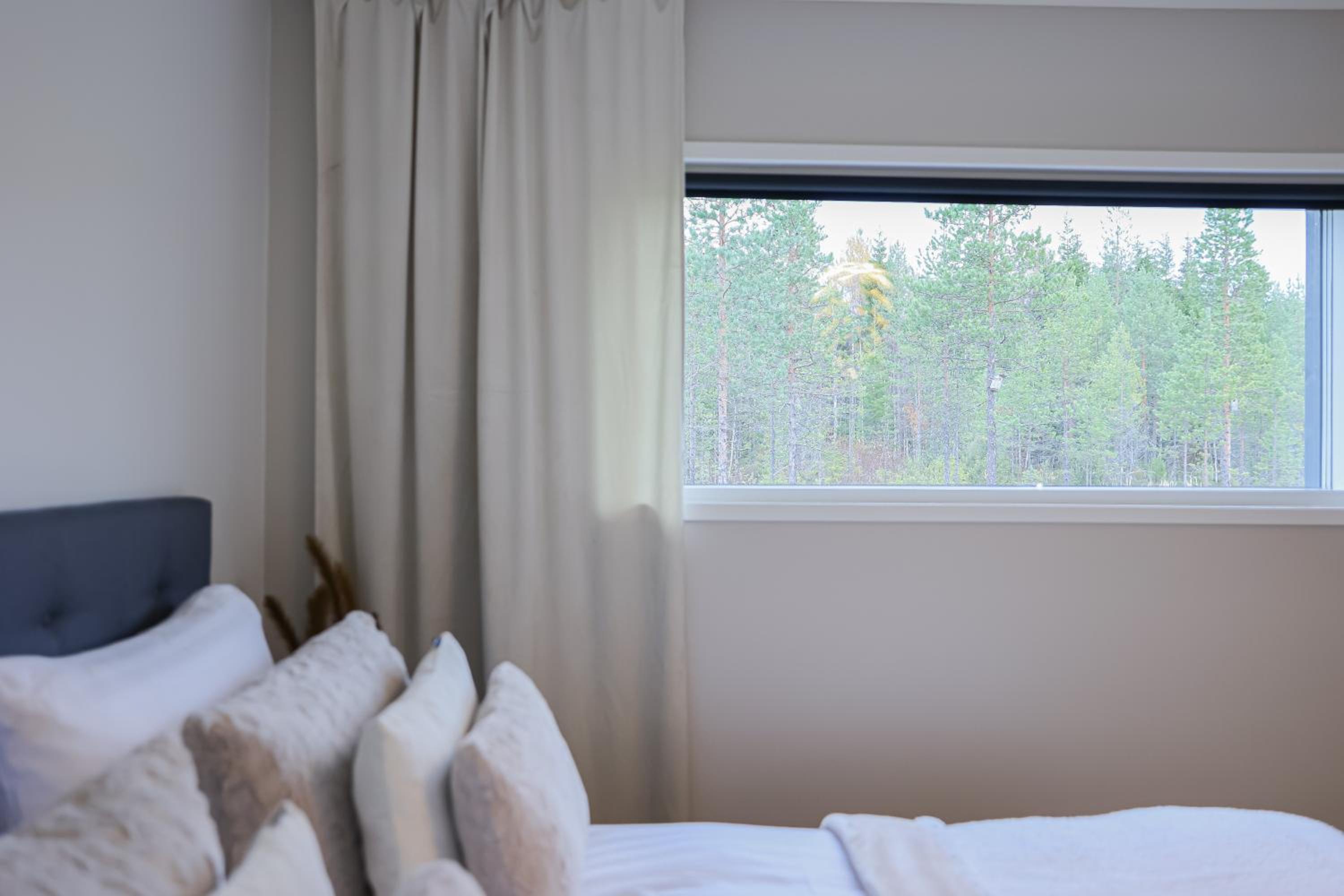 Villa Polar Lights with Jacuzzi by BookLapland