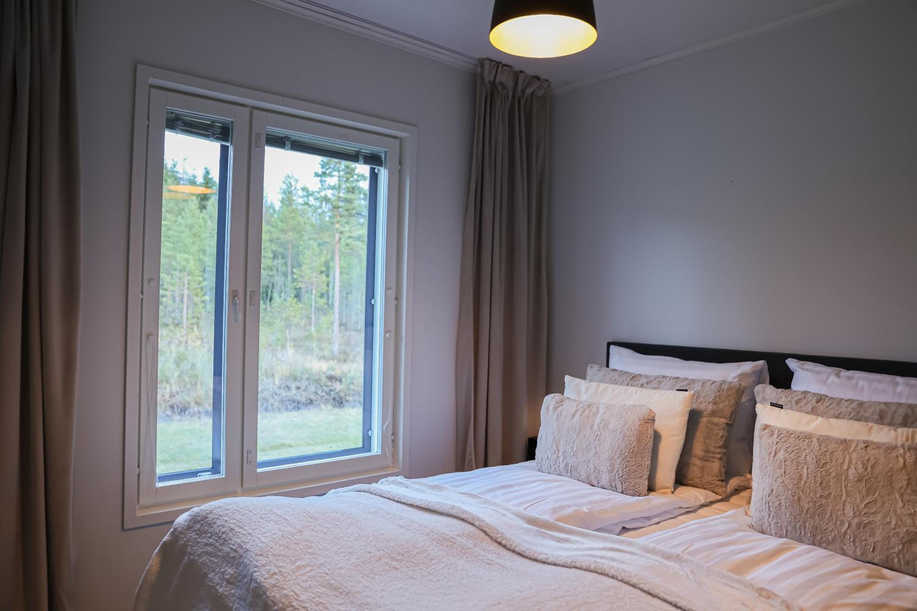 Villa Polar Lights with Jacuzzi by BookLapland