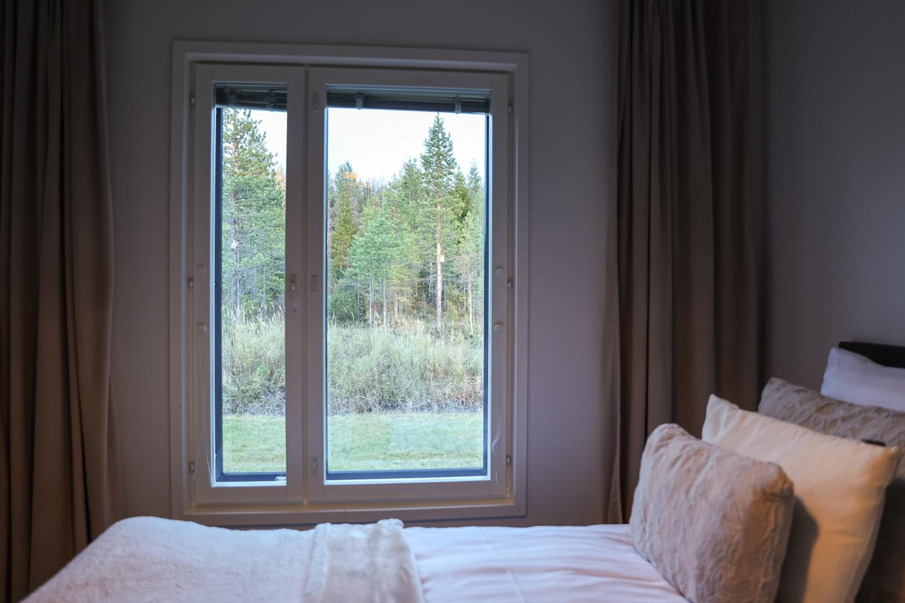 Villa Polar Lights with Jacuzzi by BookLapland