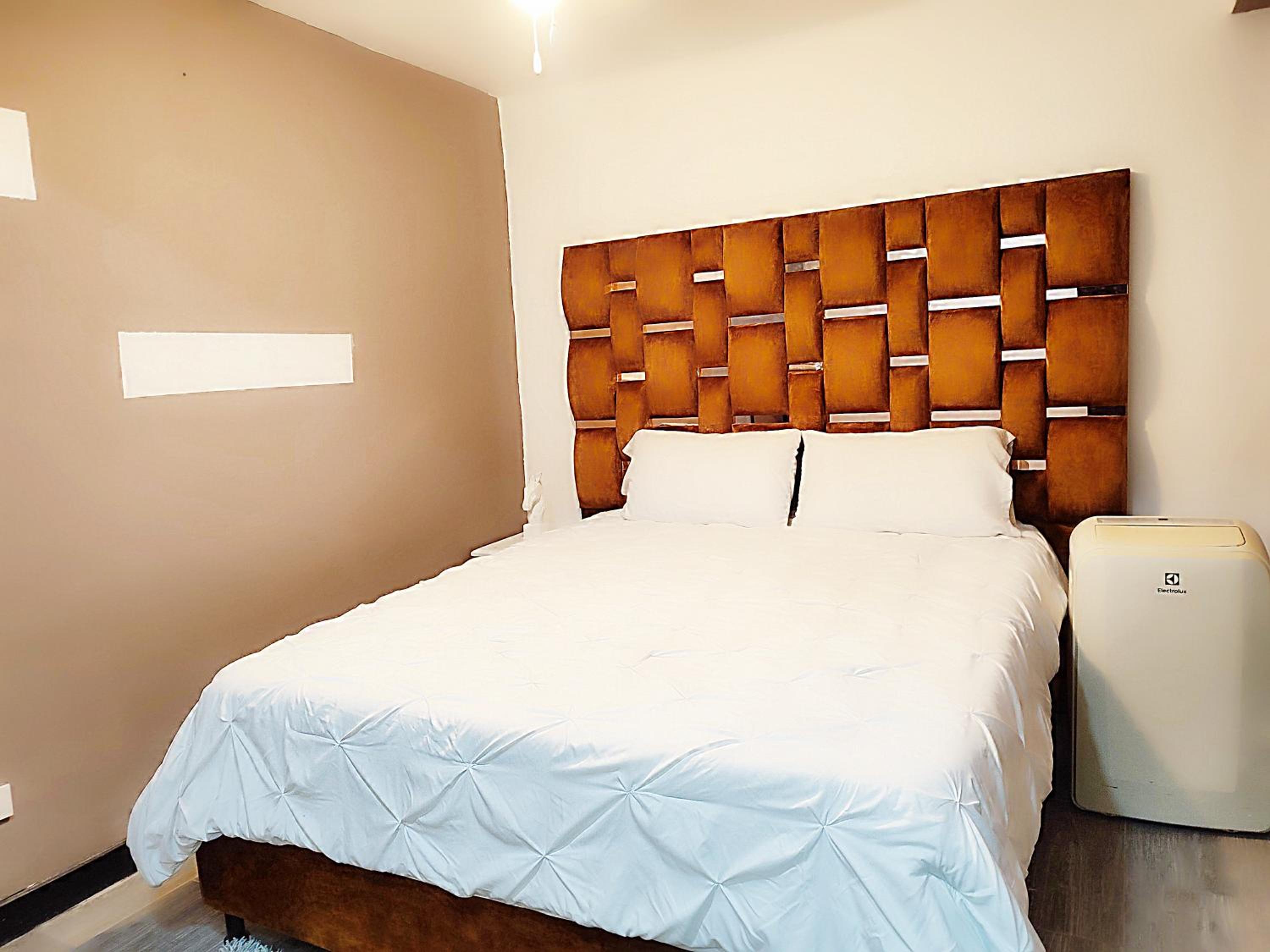 Private Suite Single Room W Bathroom Poblado #8