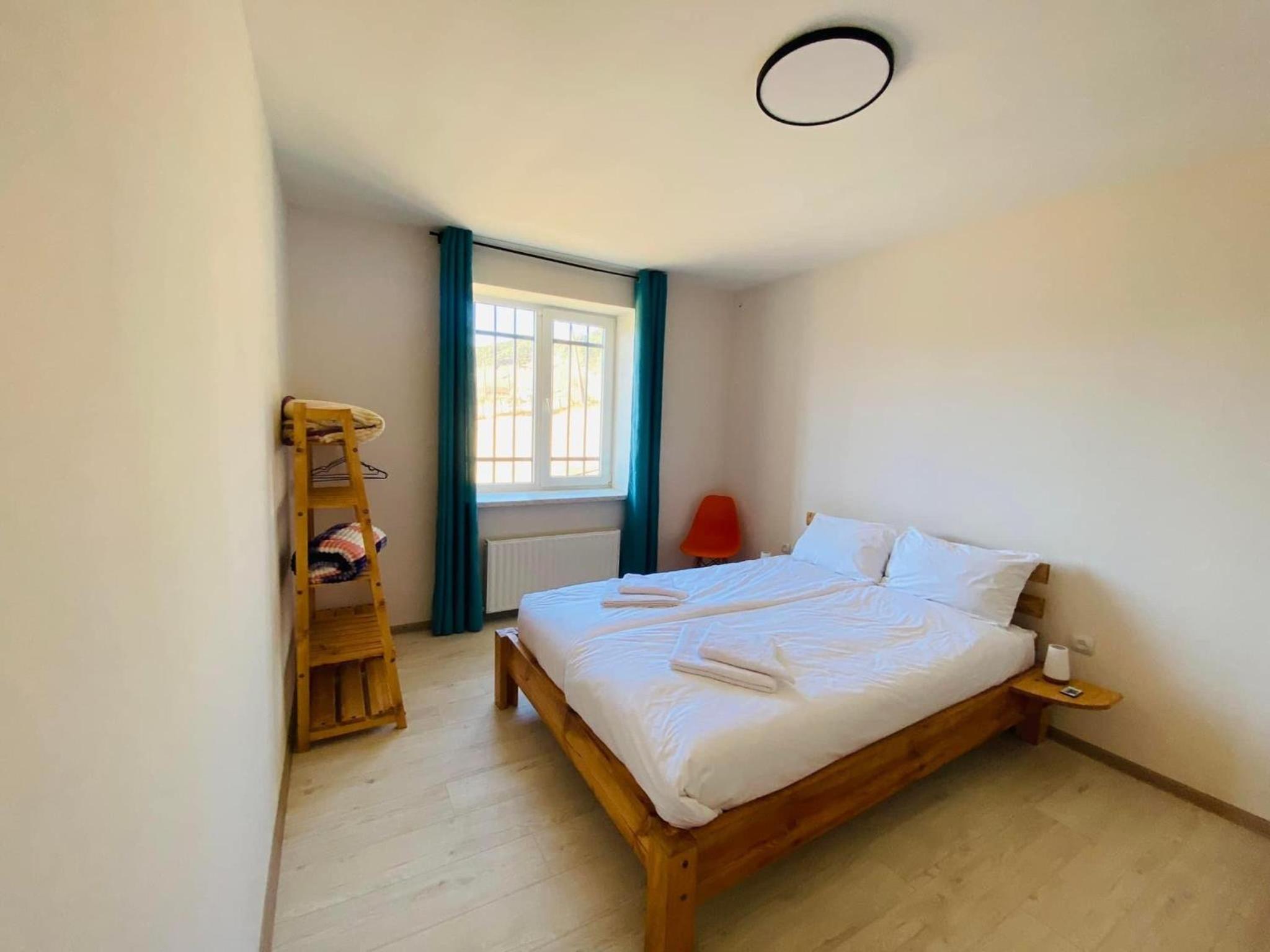 Dez Guest House with Mountain View