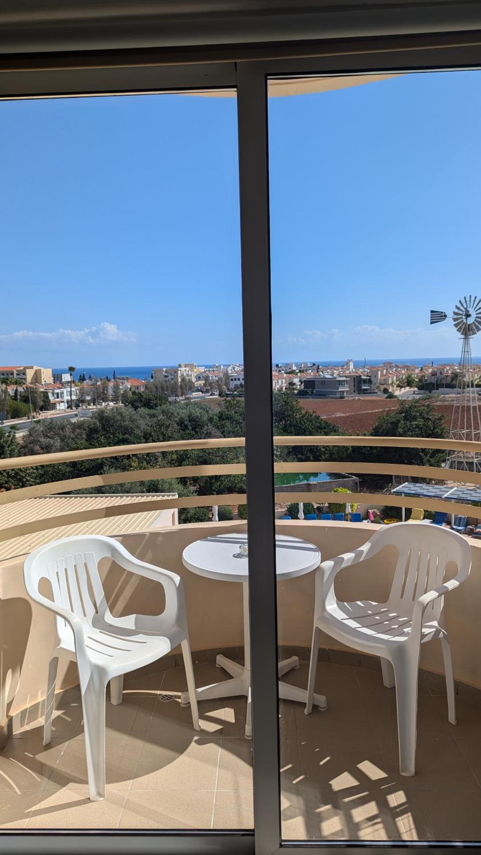 Kama Lifestyle Modern apt with sea view