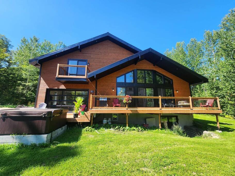 Cozy Chalet by the Lake - Your Perfect Escape
