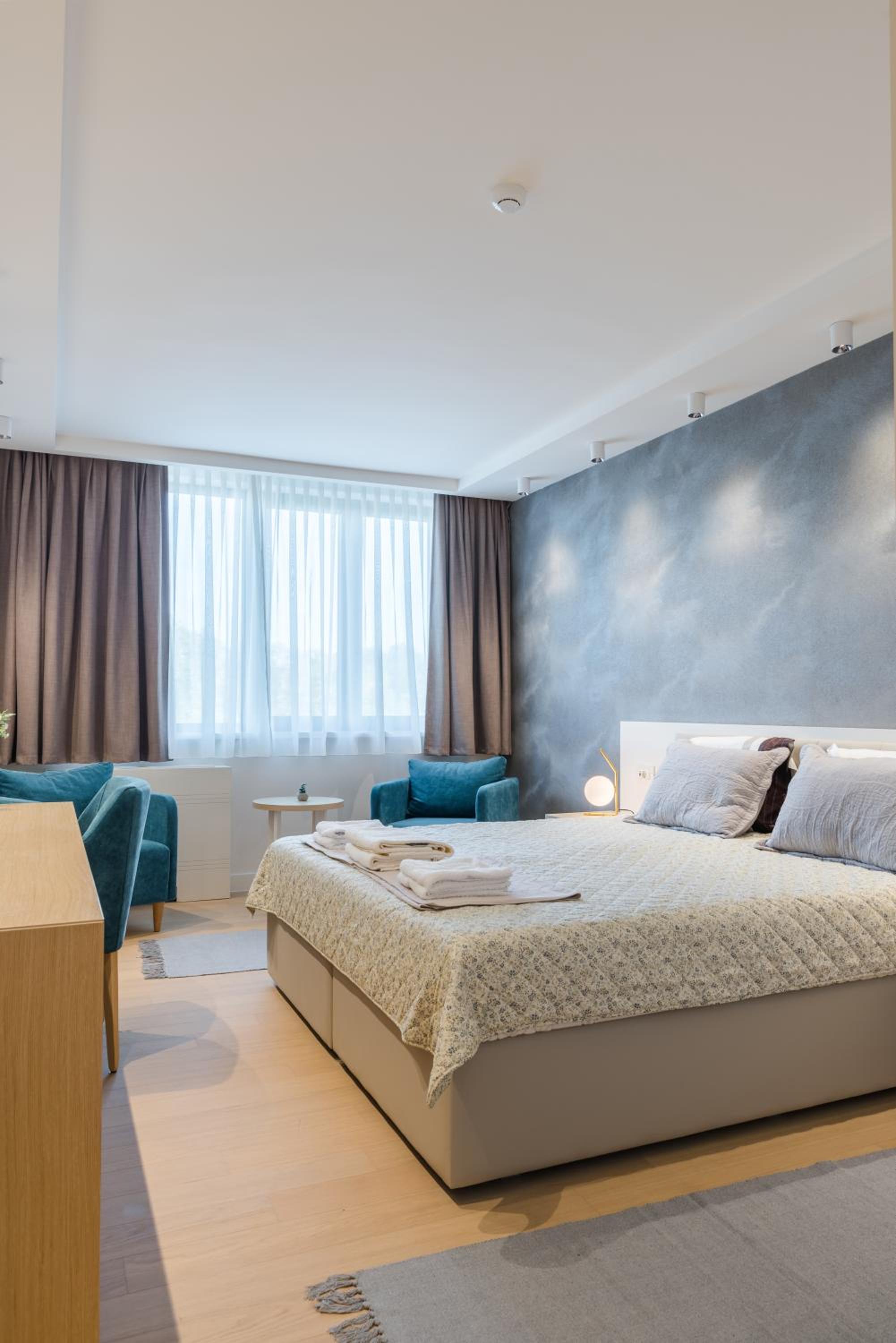 CENTRAL Stars Apartments & Free parking