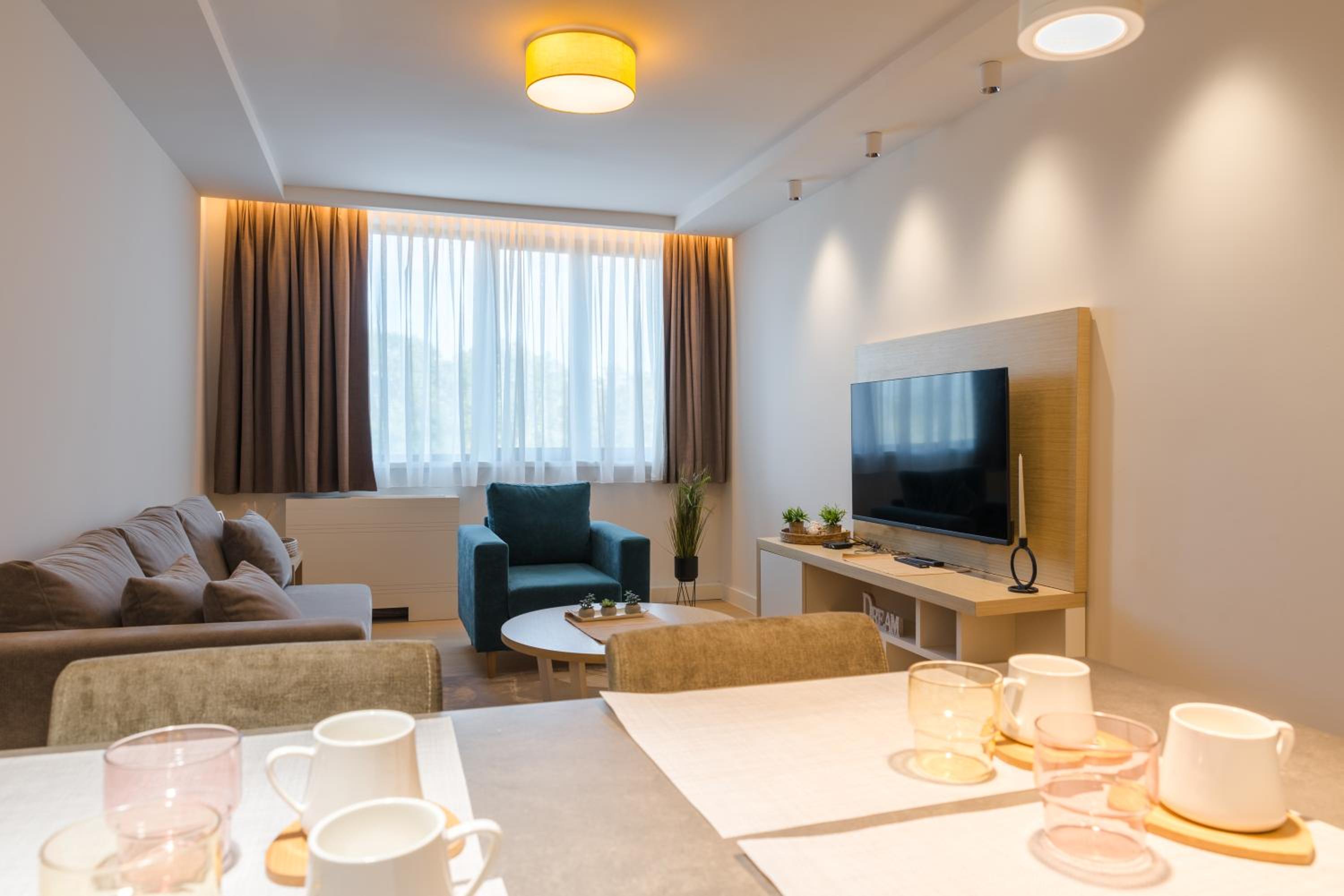 CENTRAL Stars Apartments & Free parking