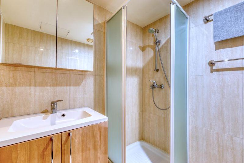 Kama Lifestyle Modern apt with sea view