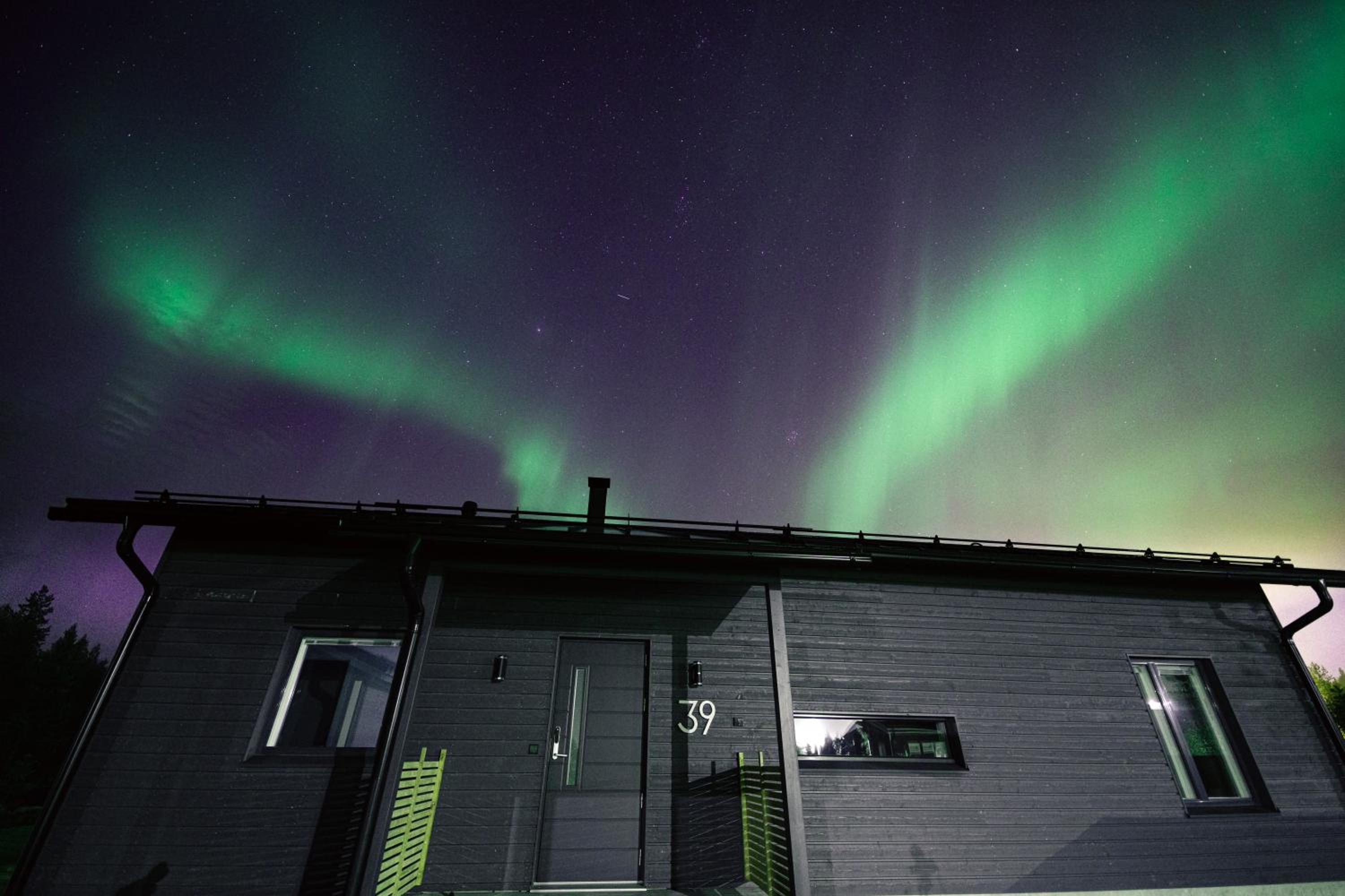 Villa Polar Lights with Jacuzzi by BookLapland