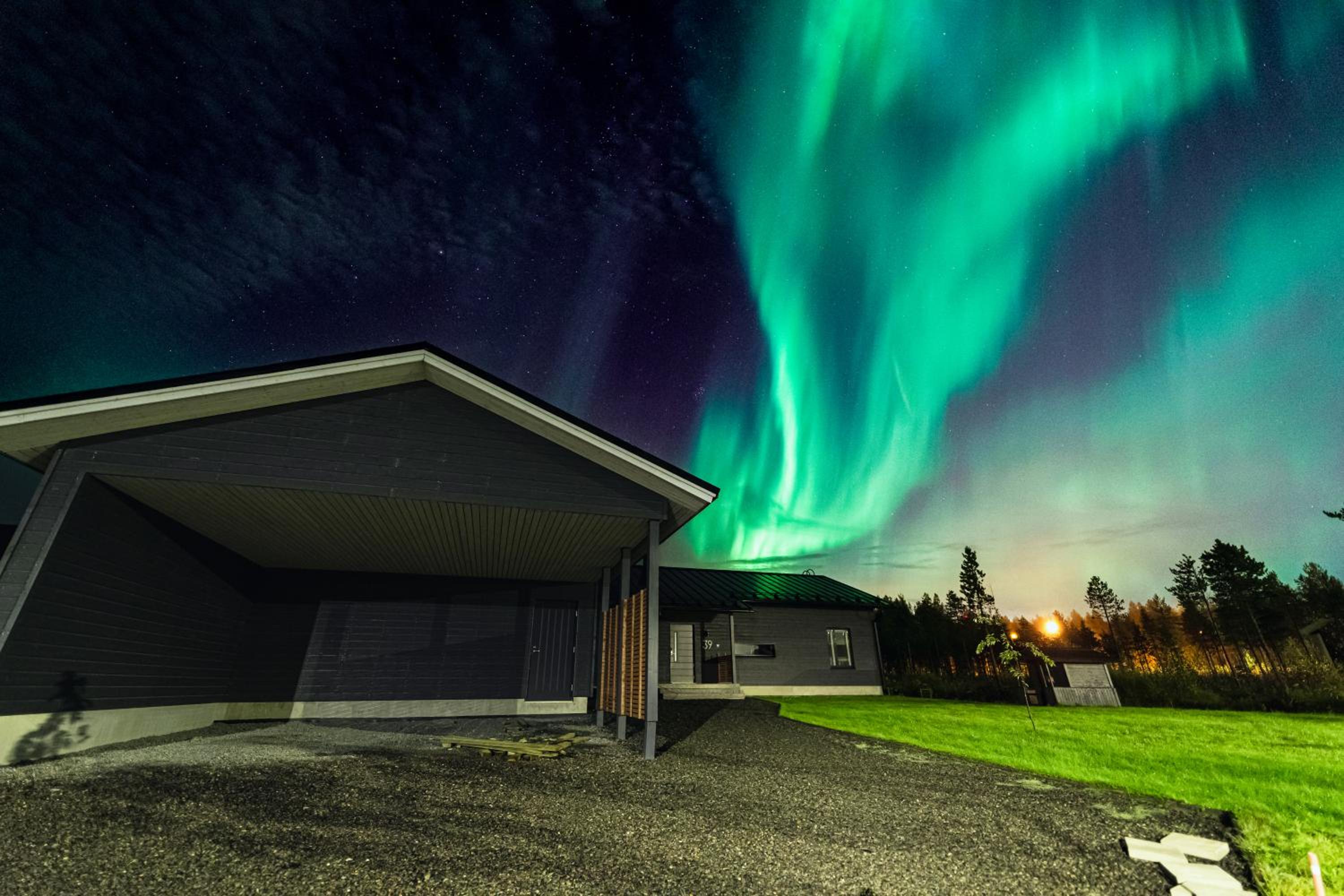 Villa Polar Lights with Jacuzzi by BookLapland