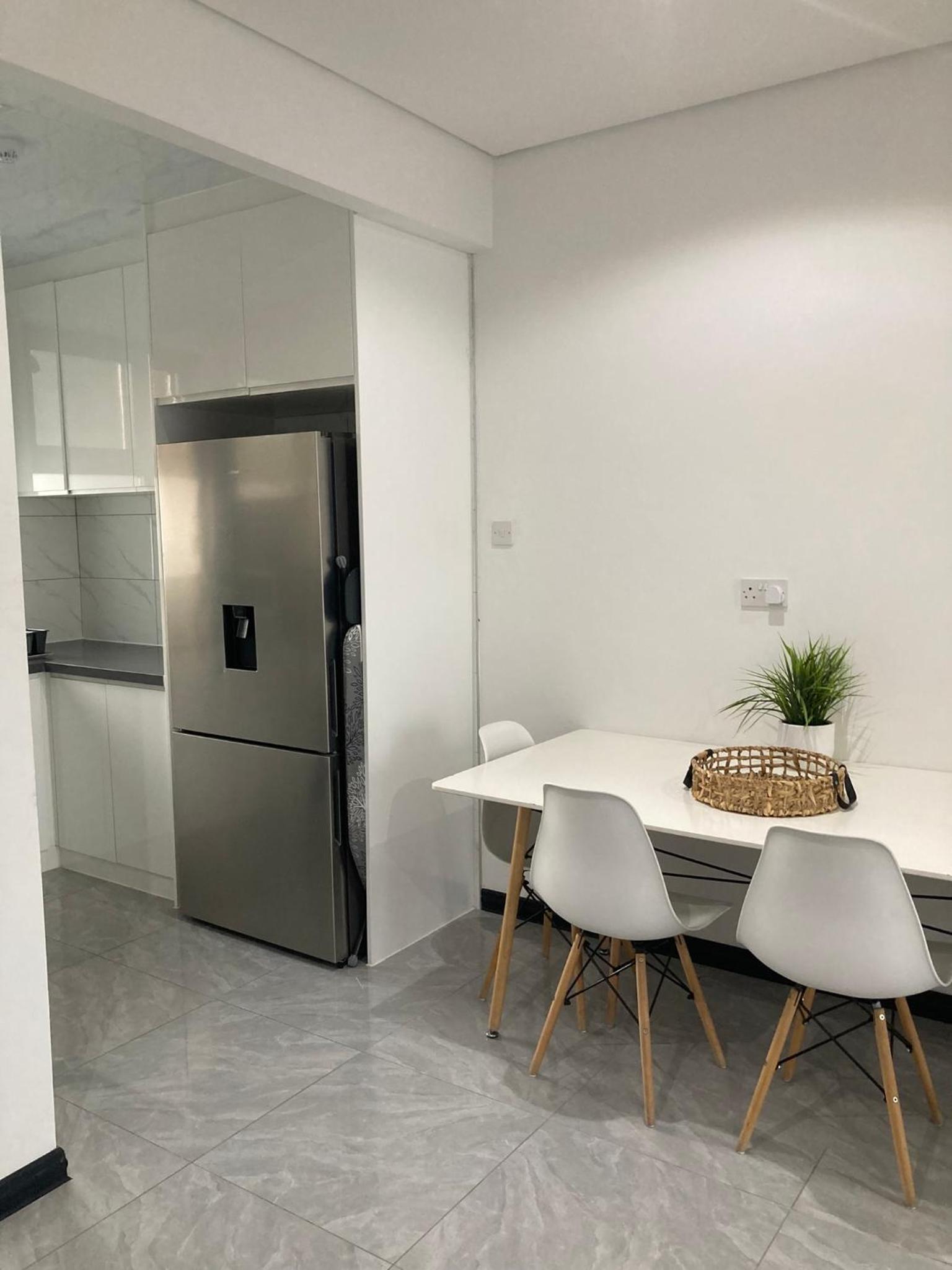 Urban Awe Apartment- Setlhoa