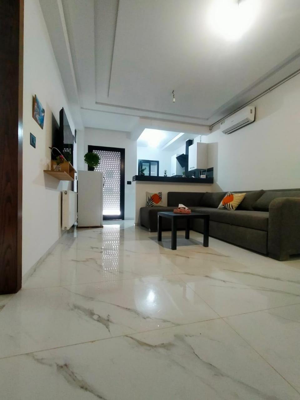 Afef D1 view 4