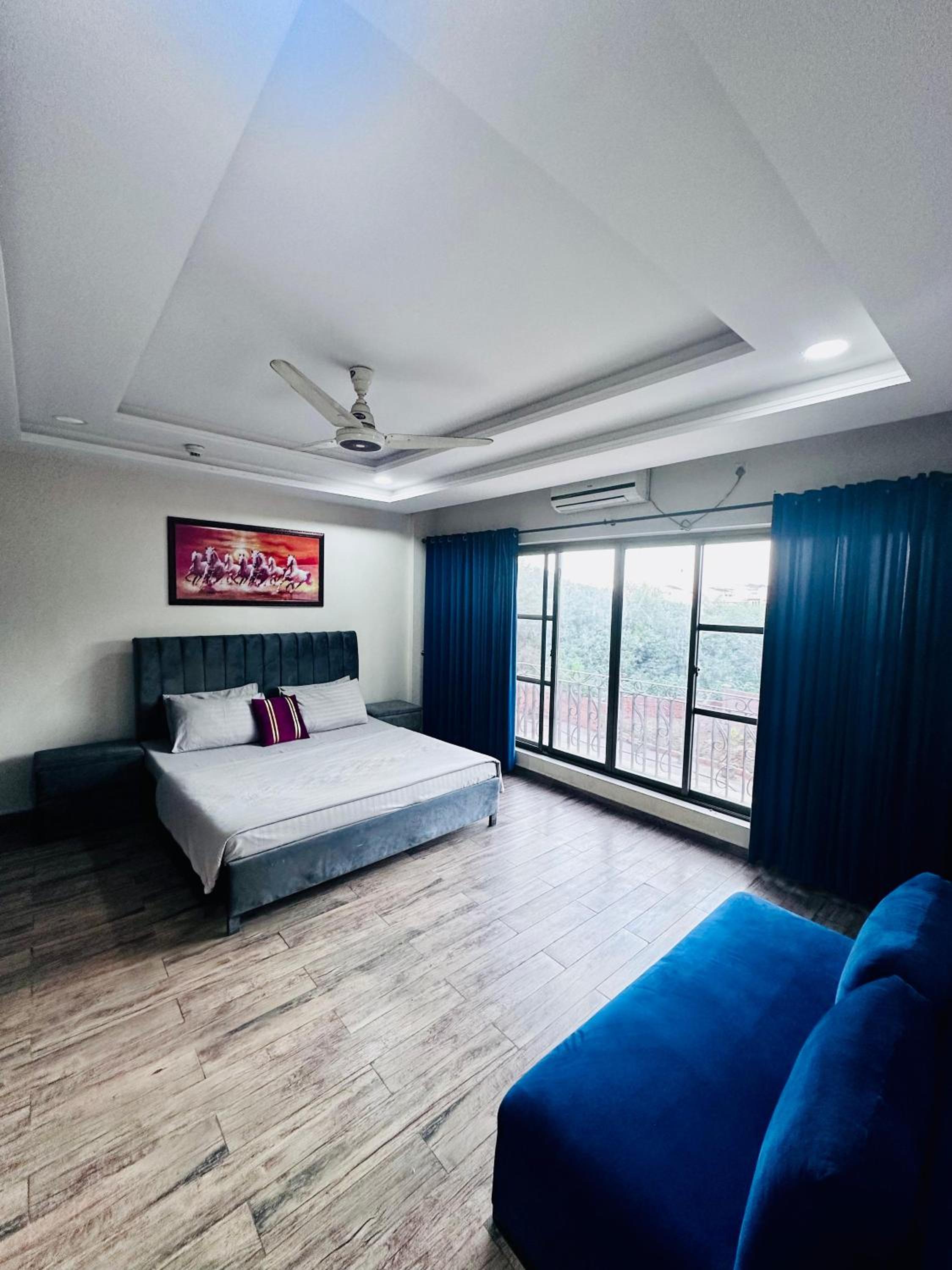 Executive appartment in bahria hieghts view 3