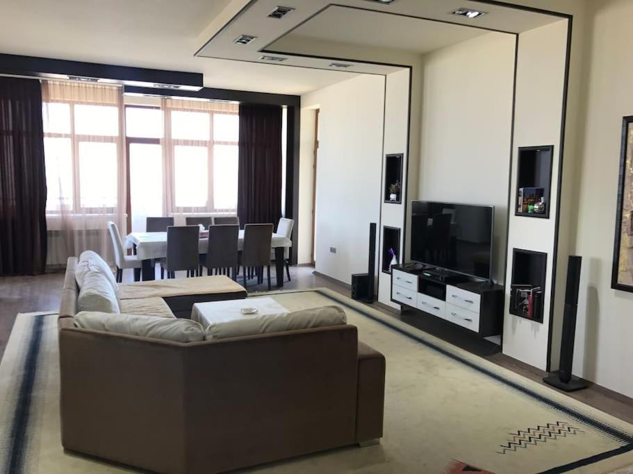 Top-floor Apartment Sea View