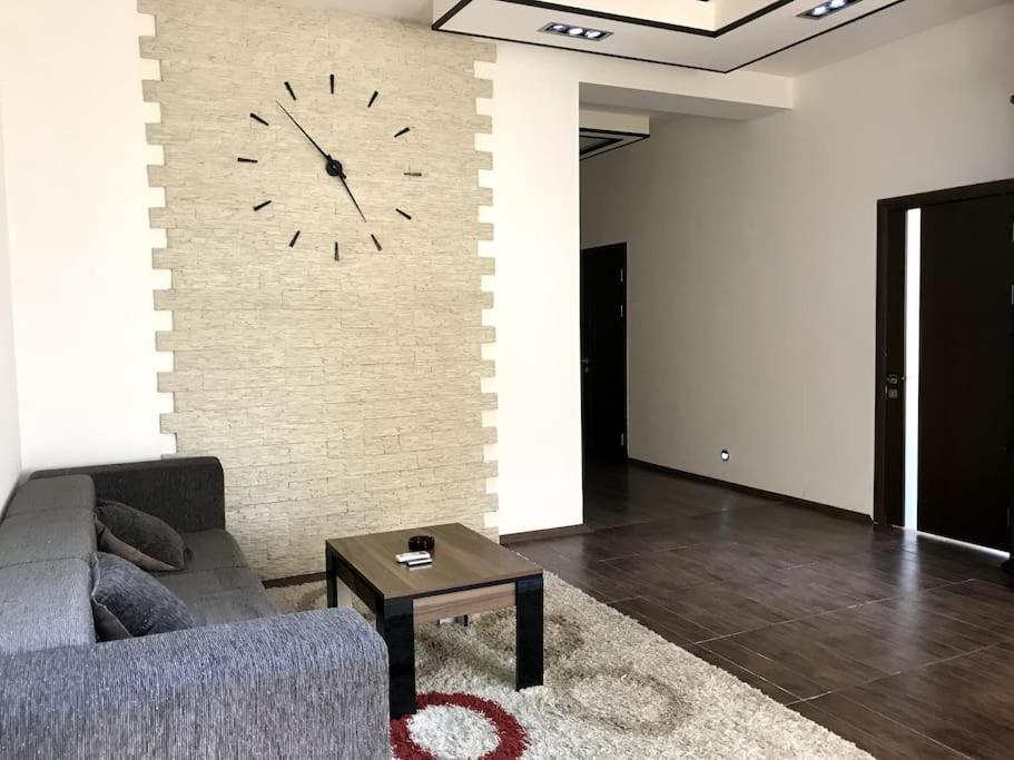 Top-floor Apartment Sea View