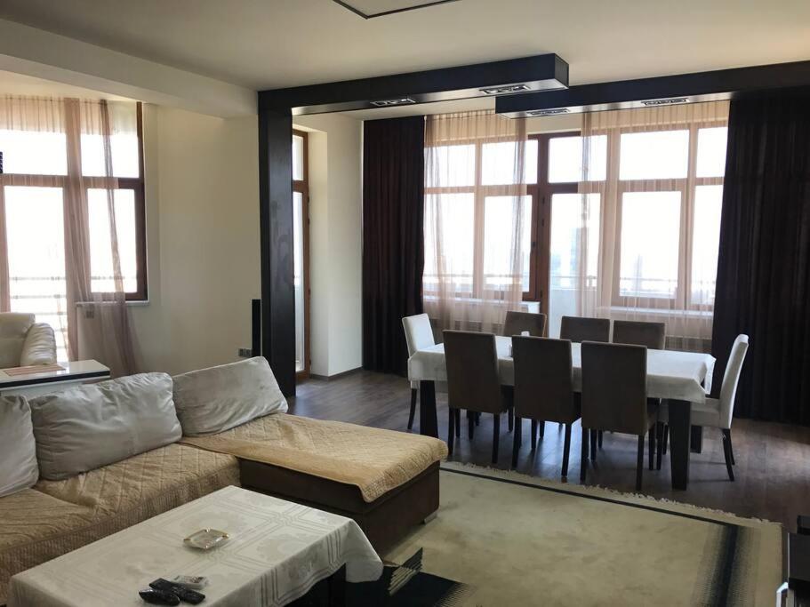 Top-floor Apartment Sea View